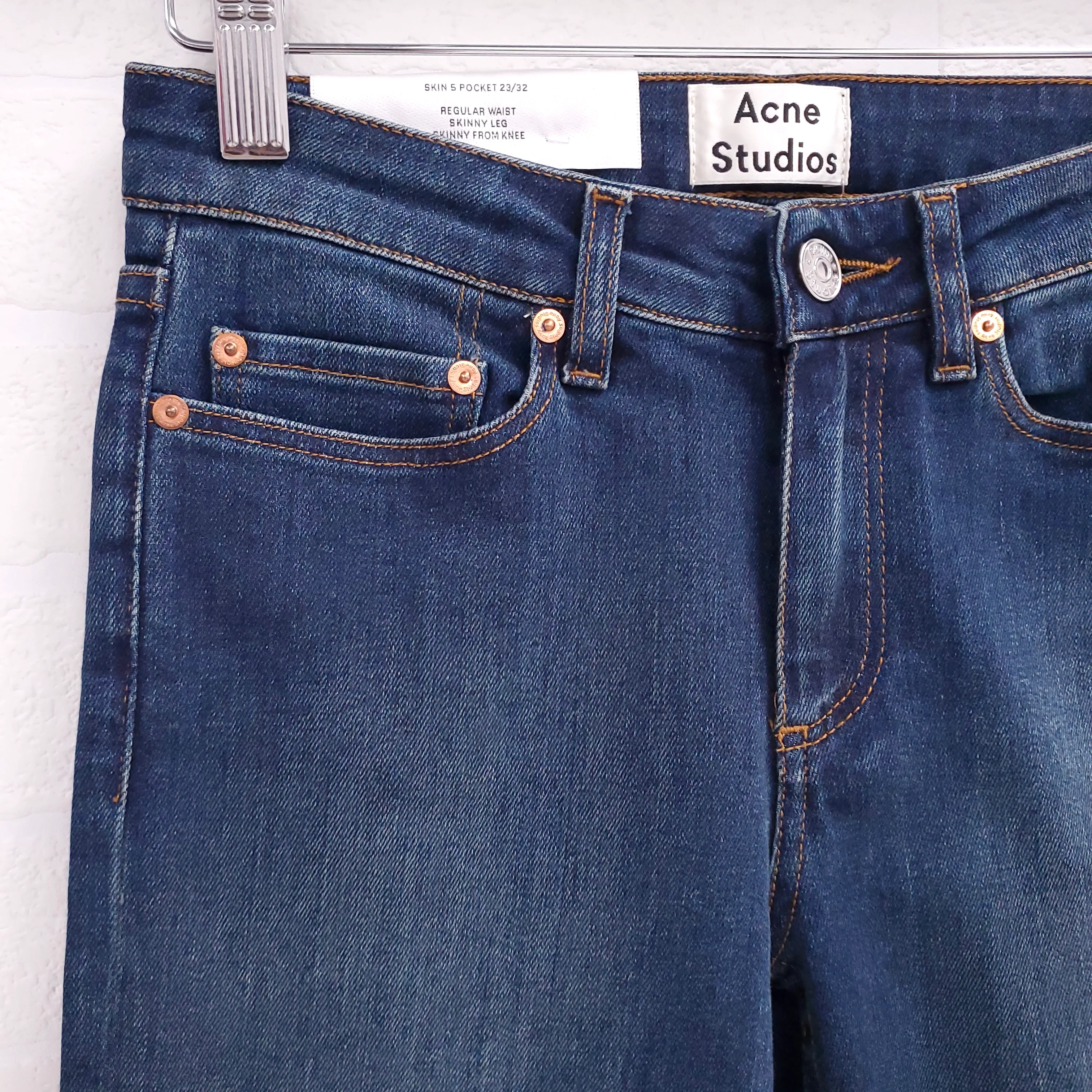 ACNE STUDIOS REGULAR WAIST SKINNY JEANS ($586) - SIZE 23 - Image 3