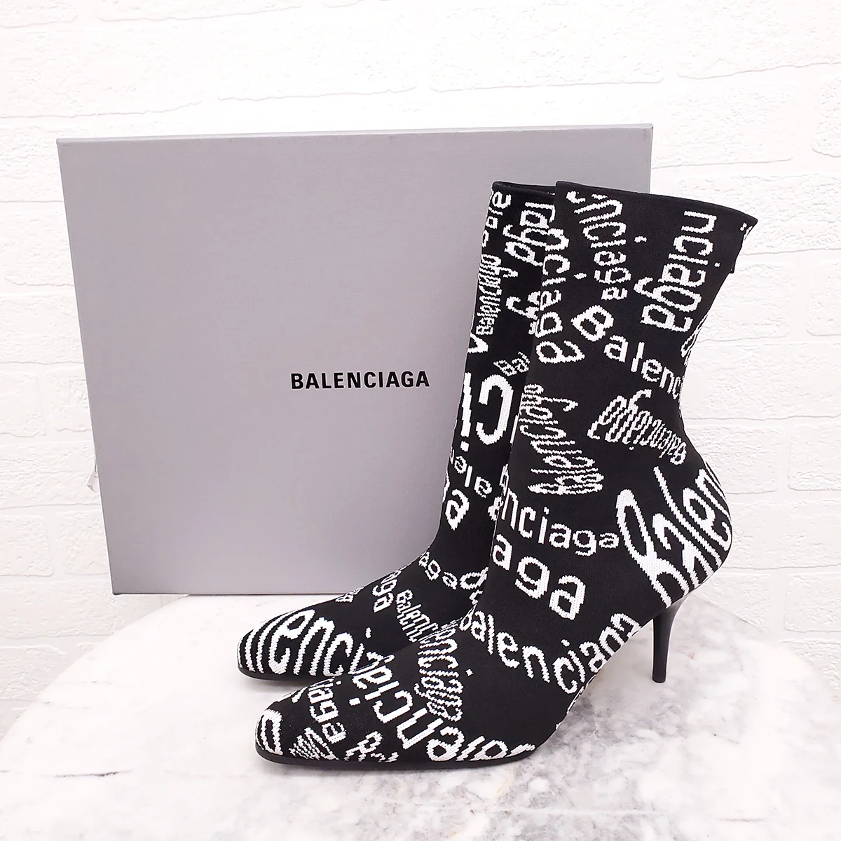 BALENCIAGA BLACK LOGO BOOTIES - SIZE 37 - Image 5