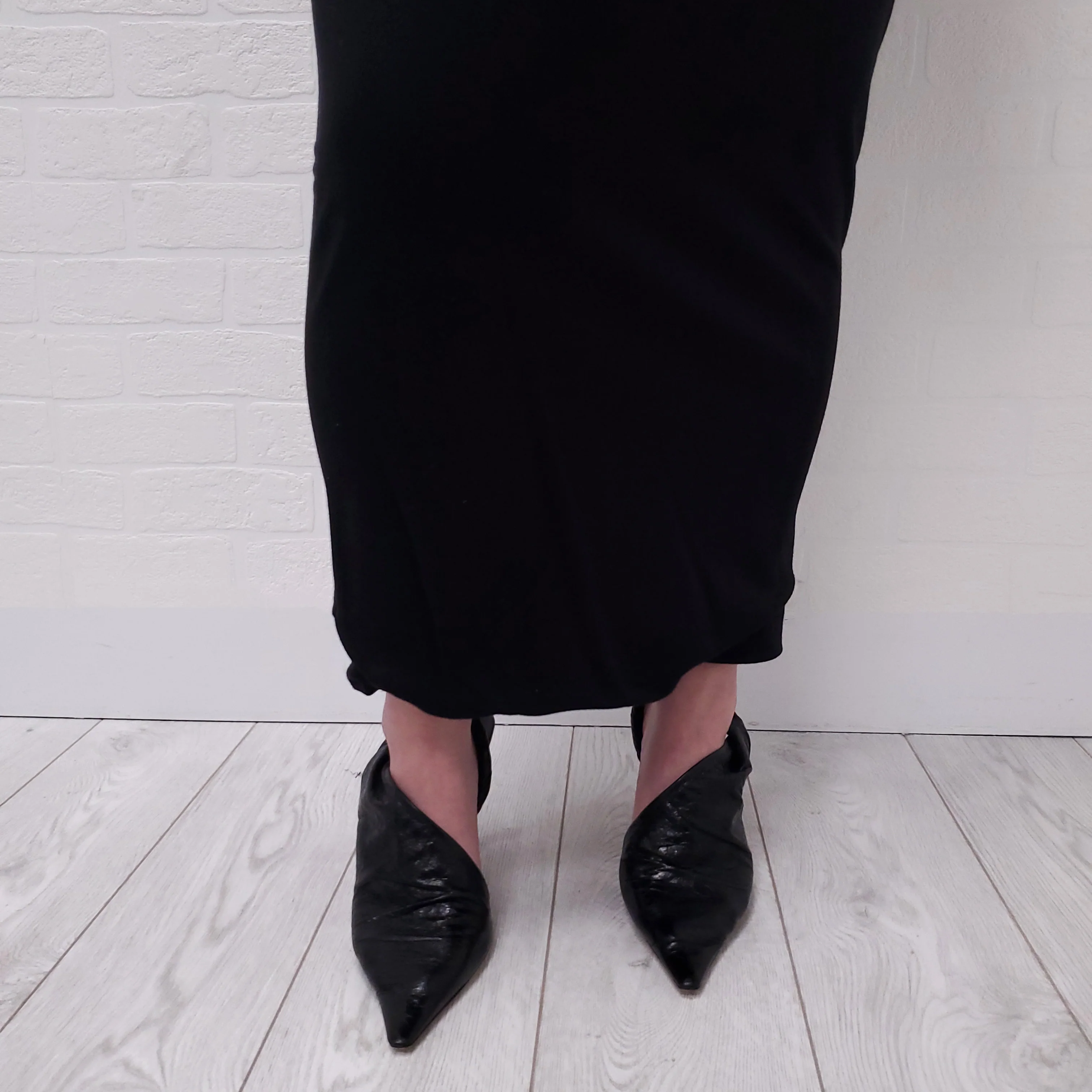 BALMAIN BLACK HALTER DRESS WITH LOGO BUTTON CLASP - SIZE 38 - Image 4