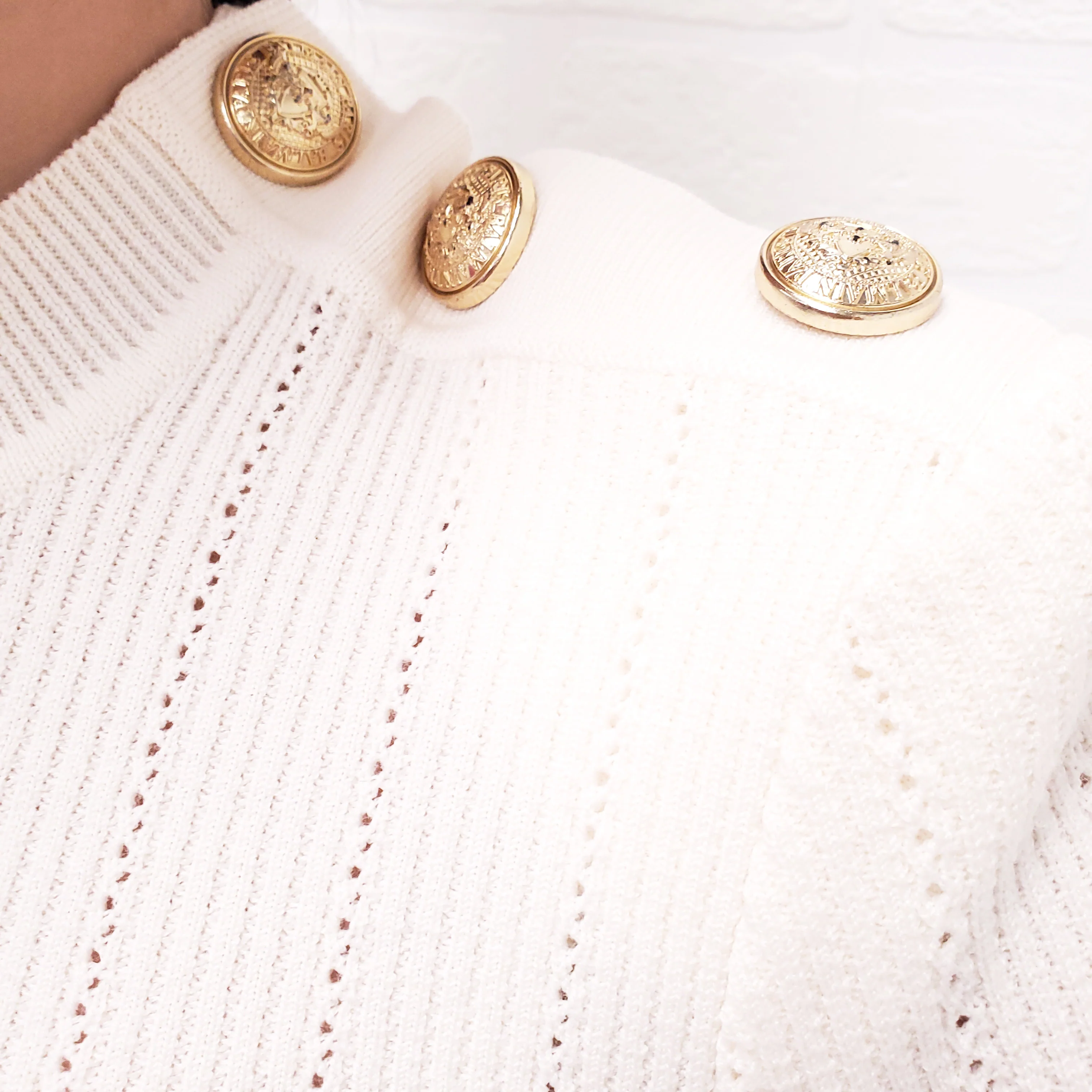 BALMAIN CREAM KNIT DRESS WITH GOLD BUTTONS - SIZE 38 - Image 4