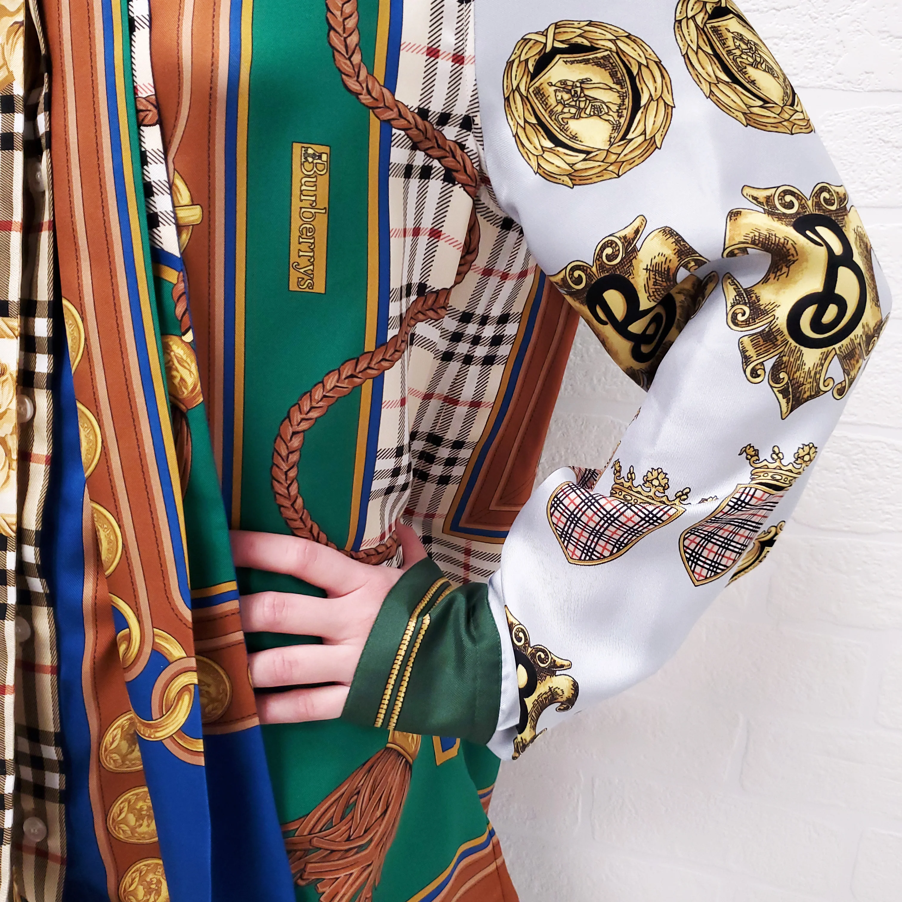 BURBERRY ‘ARCHIVE SCARF PRINT’ SILK BLOUSE WITH TIE - SIZE 6 - Image 3