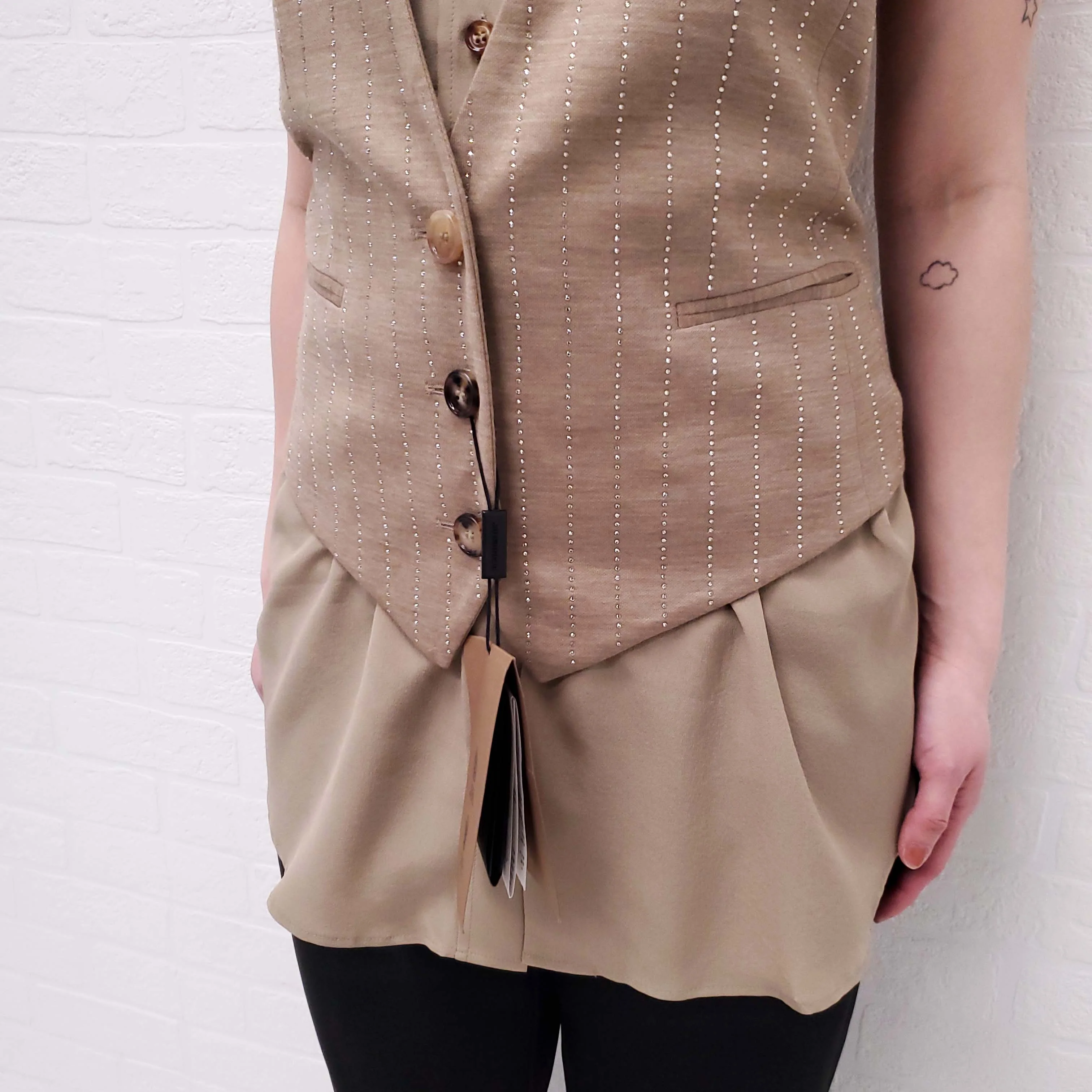 BURBERRY COTTON AND SILK SLEEVELESS BLOUSE WITH CRYSTAL VEST - SIZE 2 - Image 3