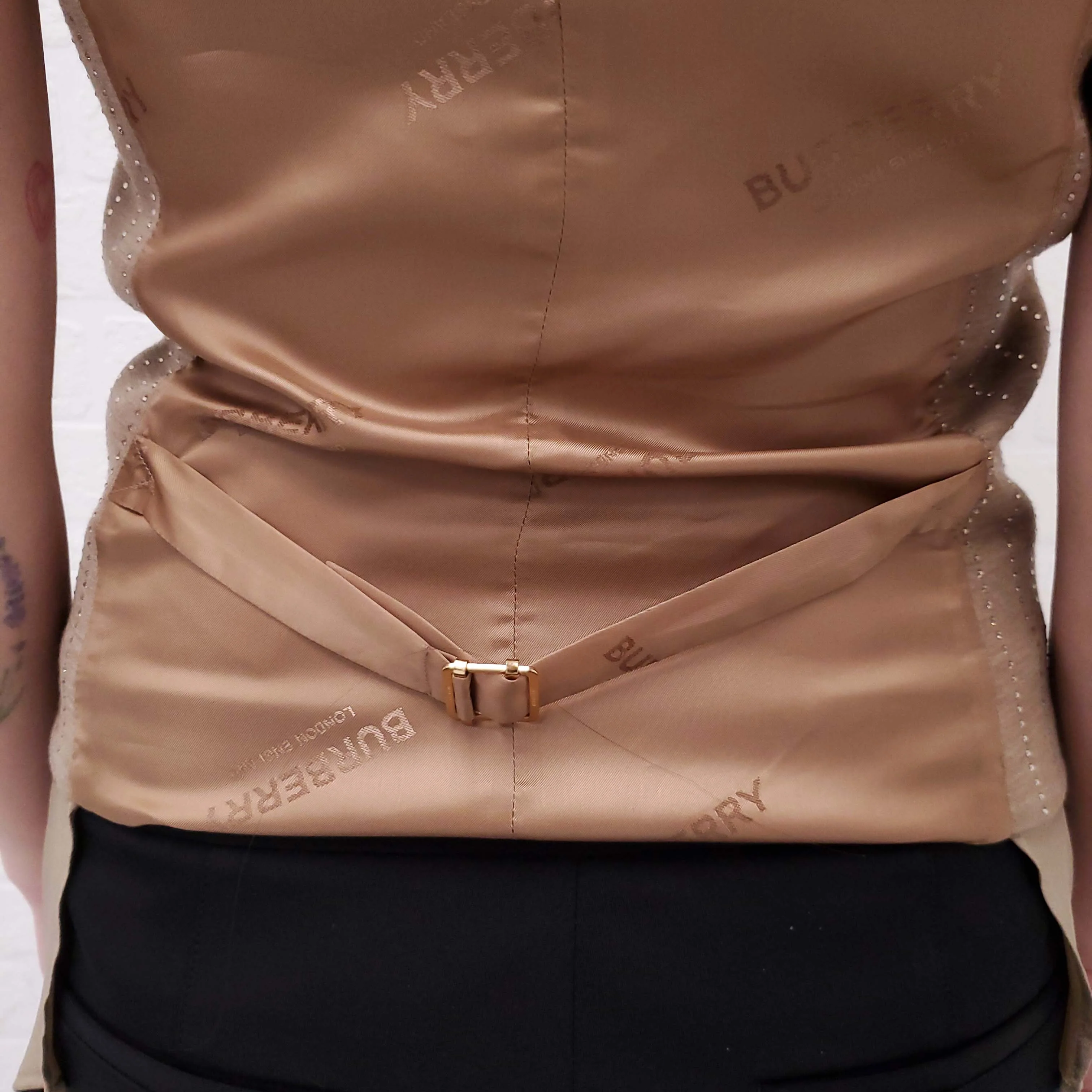 BURBERRY COTTON AND SILK SLEEVELESS BLOUSE WITH CRYSTAL VEST - SIZE 2 - Image 5