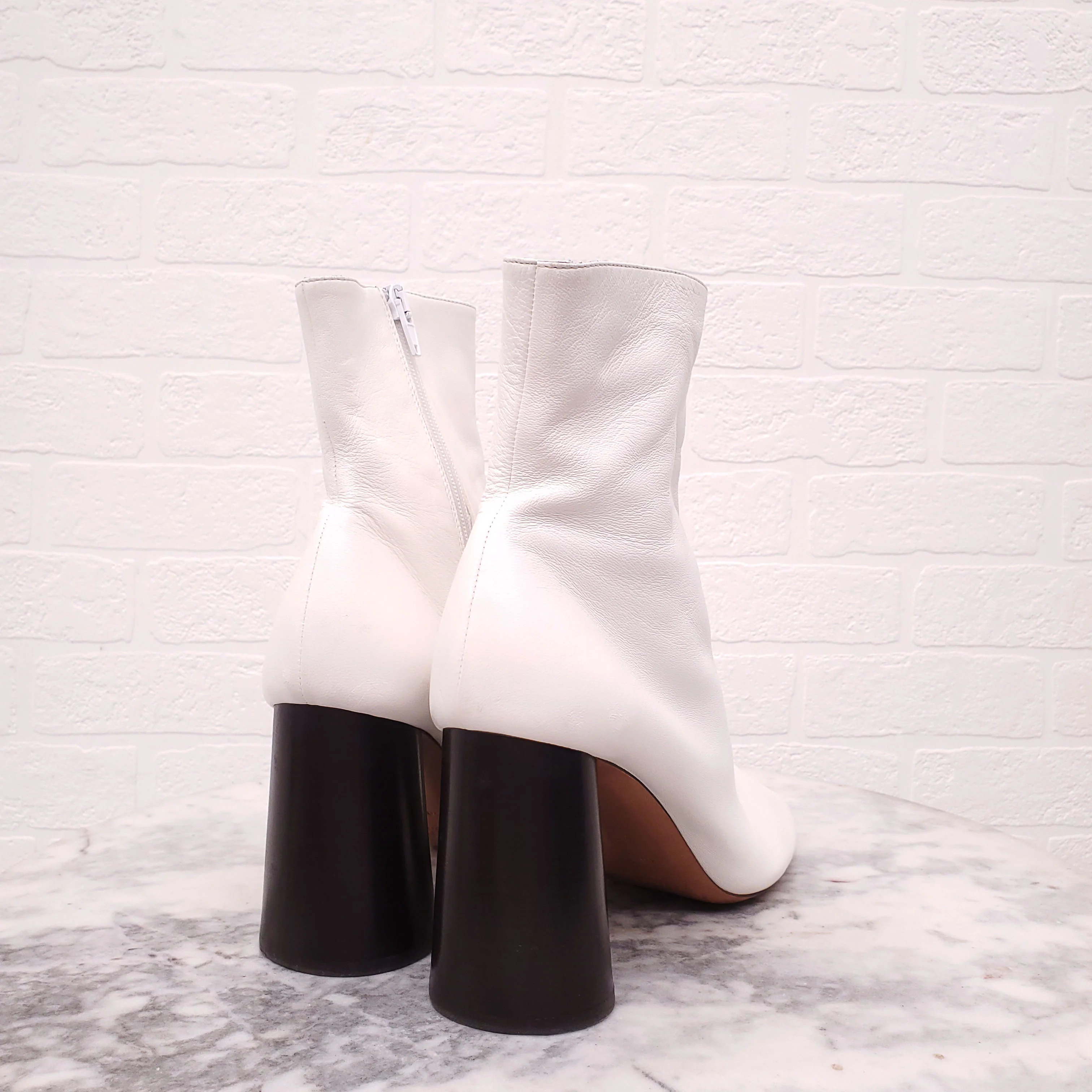 CELINE CREAM LEATHER BOOTS WITH ROUND BLOCK HEEL - SIZE 40.5 - Image 3