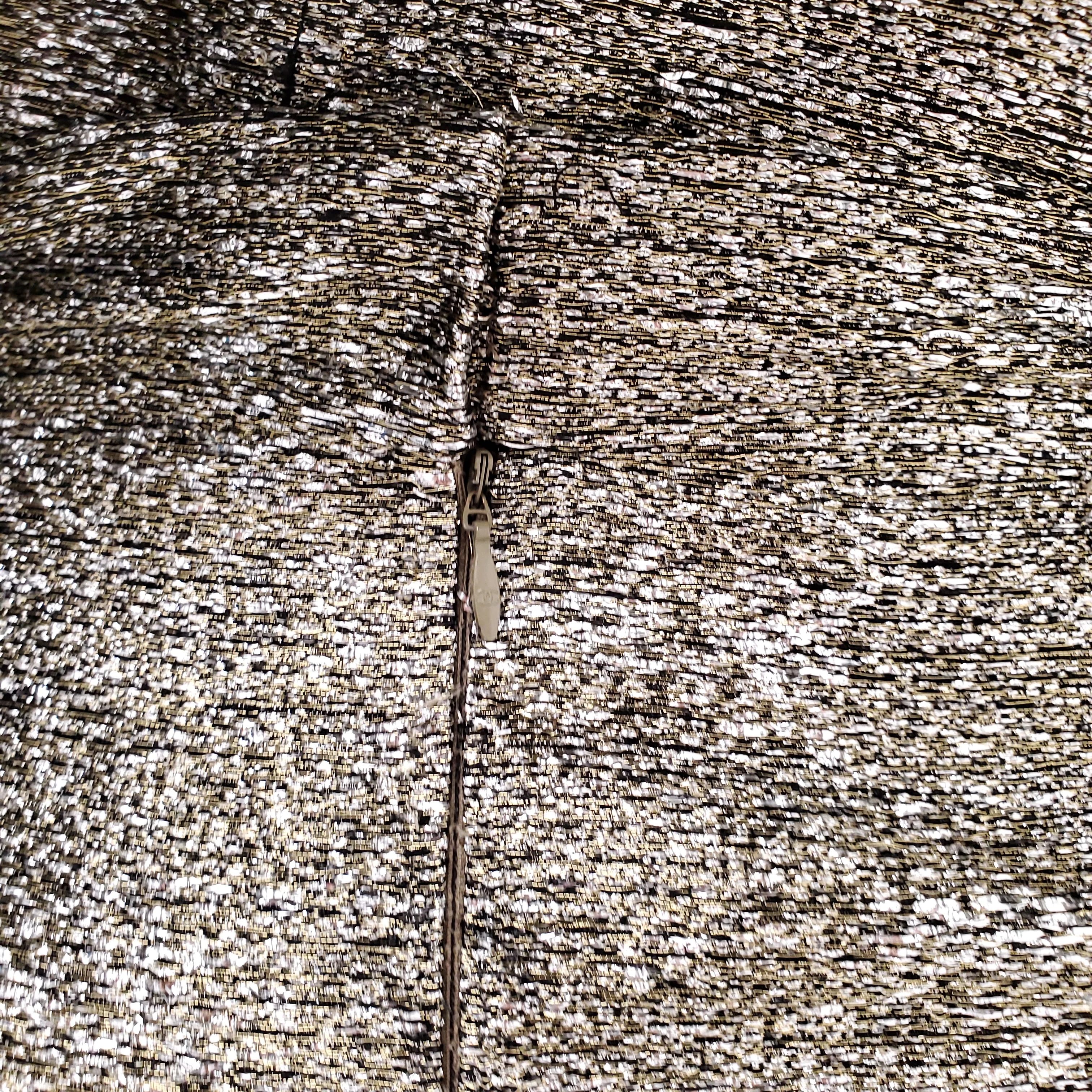 CHANEL GOLD METALLIC SUIT WITH FLORAL LOGO BUTTONS - SIZE 40 - Image 12