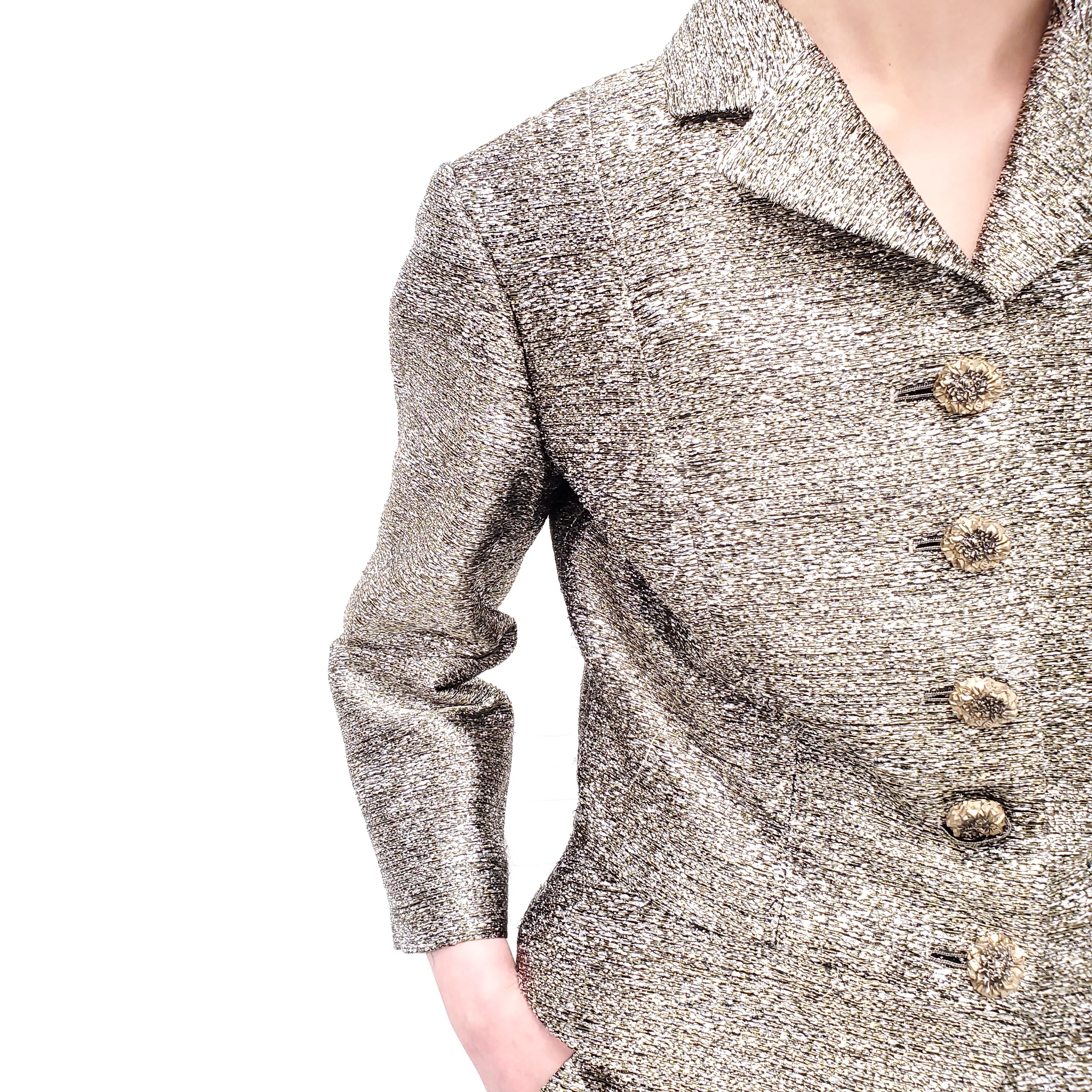 CHANEL GOLD METALLIC SUIT WITH FLORAL LOGO BUTTONS - SIZE 40 - Image 4