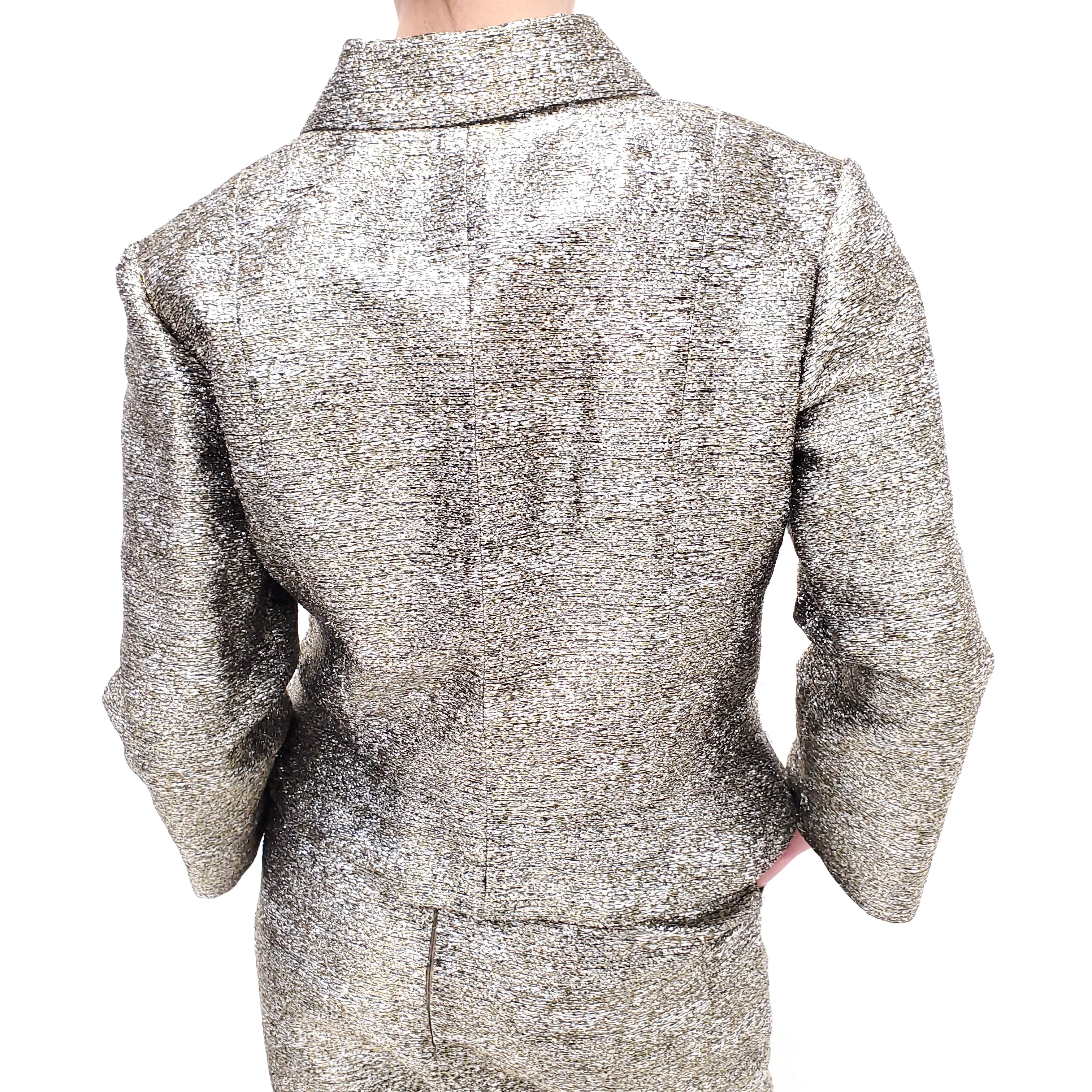 CHANEL GOLD METALLIC SUIT WITH FLORAL LOGO BUTTONS - SIZE 40 - Image 8