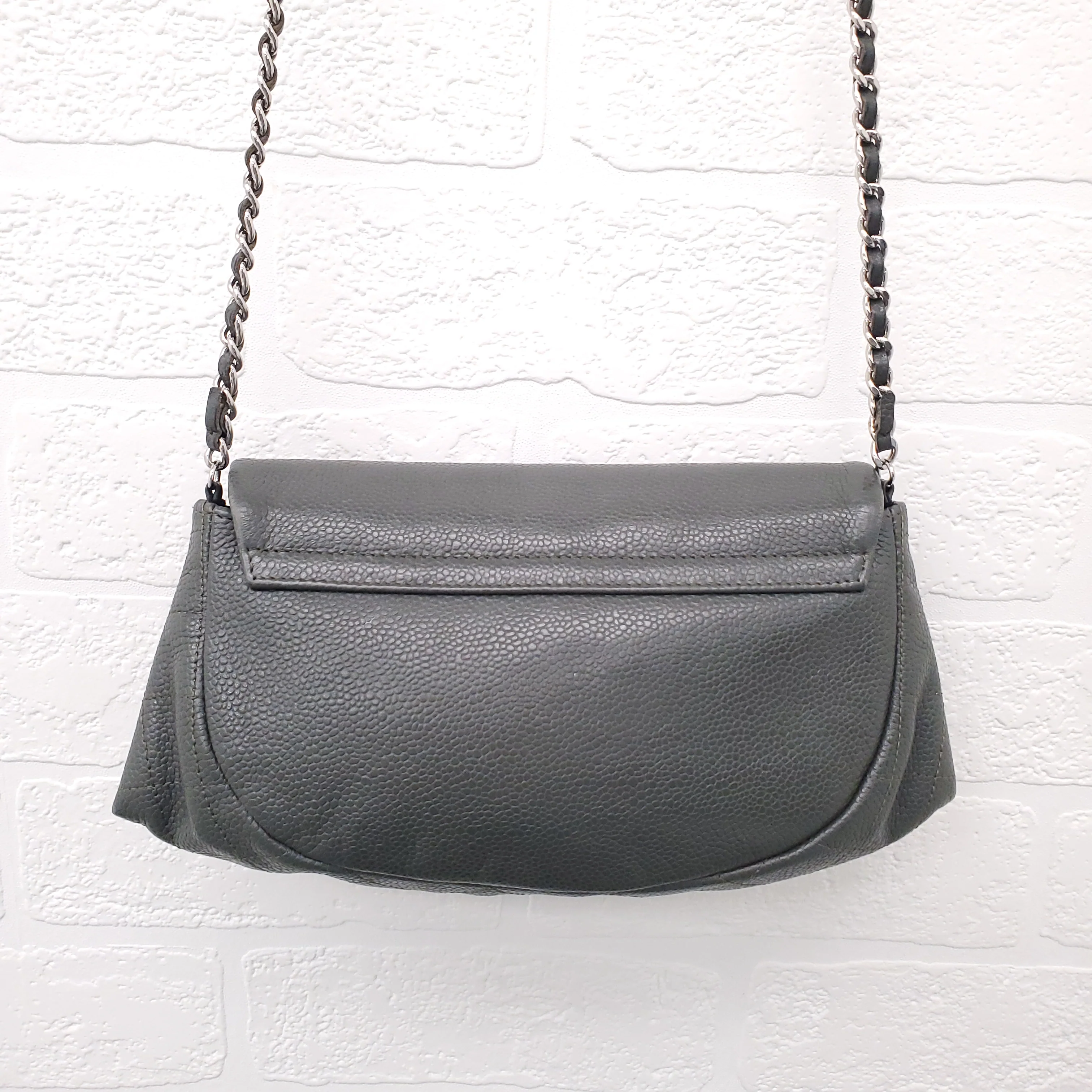 CHANEL KAKI HALF CRESCENT INTERLOCKING CC WALLET ON CHAIN - Image 4