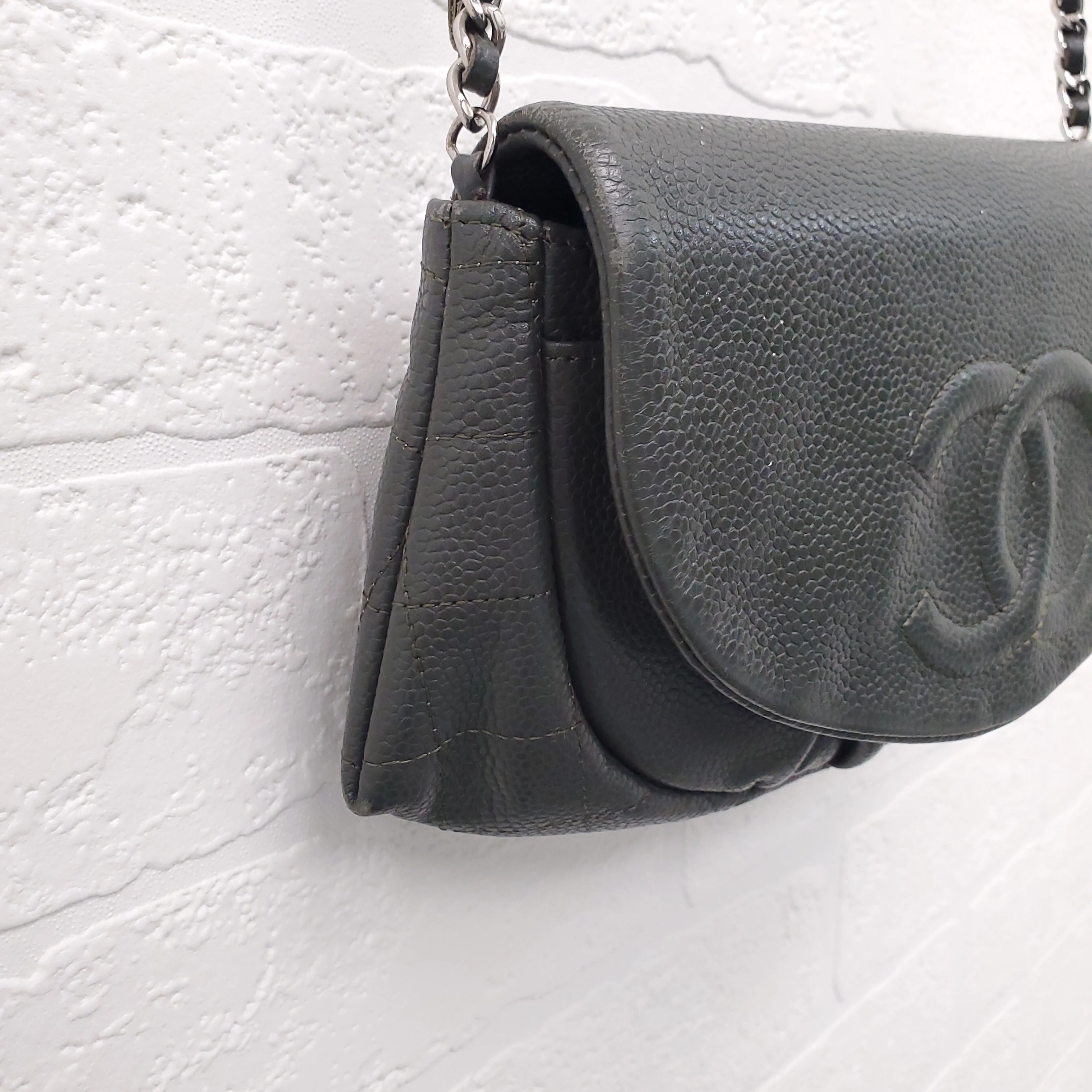 CHANEL KAKI HALF CRESCENT INTERLOCKING CC WALLET ON CHAIN - Image 6