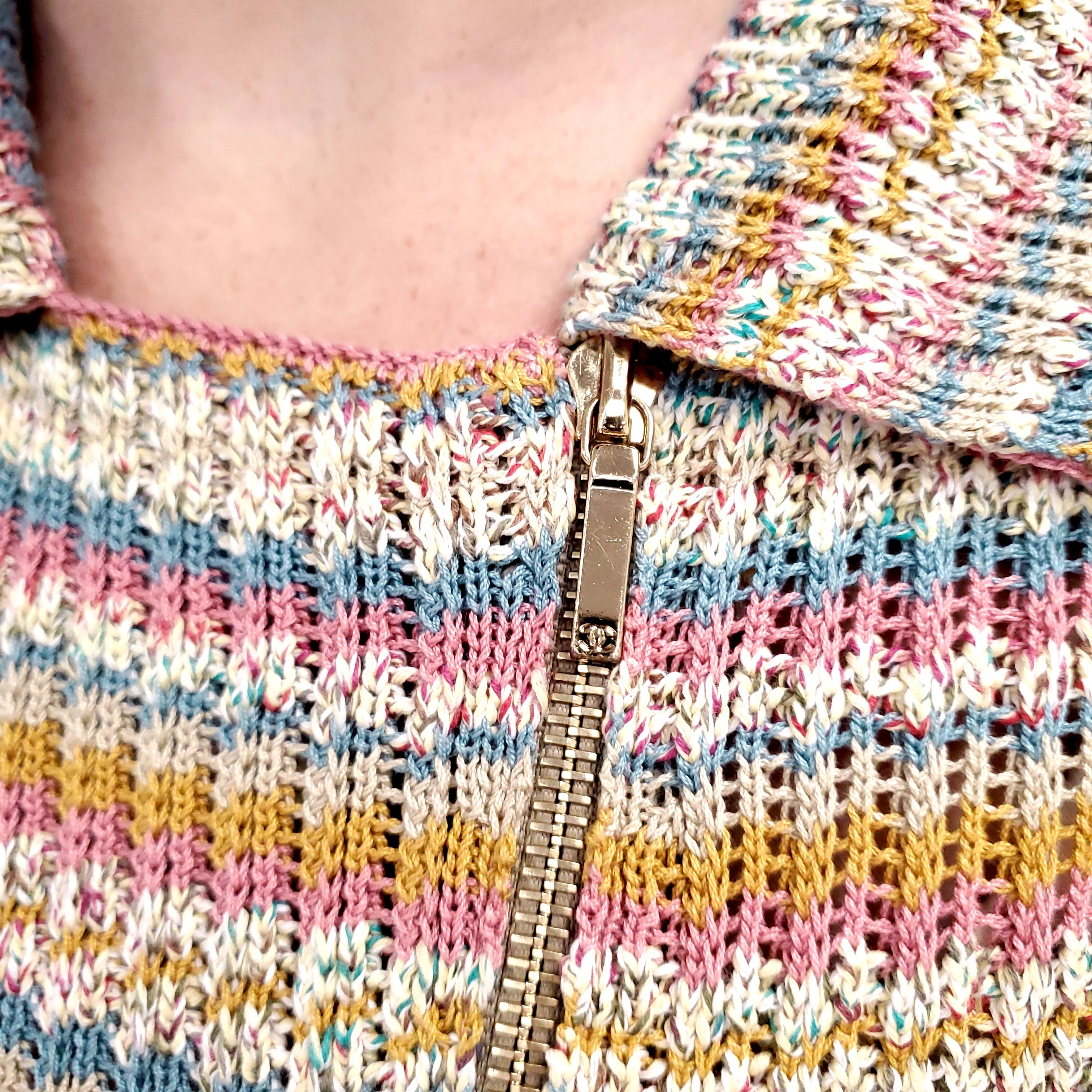 CHANEL STRIPE KNIT ZIP UP SWEATER - SIZE 34 - Image 4