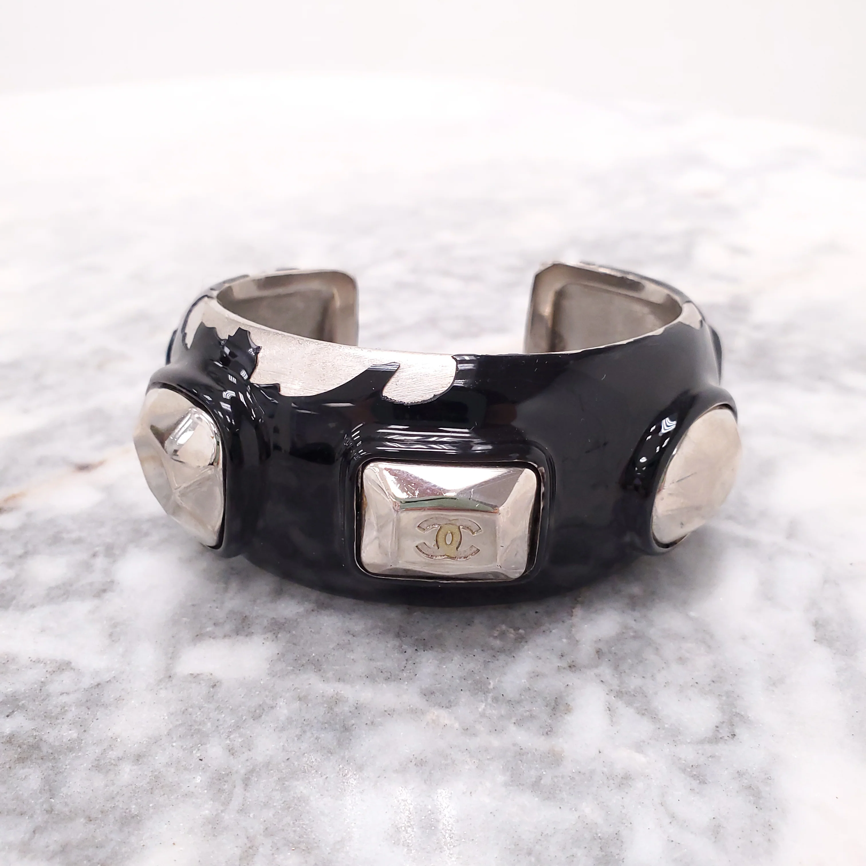CHANEL VINTAGE BLACK ENAMEL CUFFS - Image 3