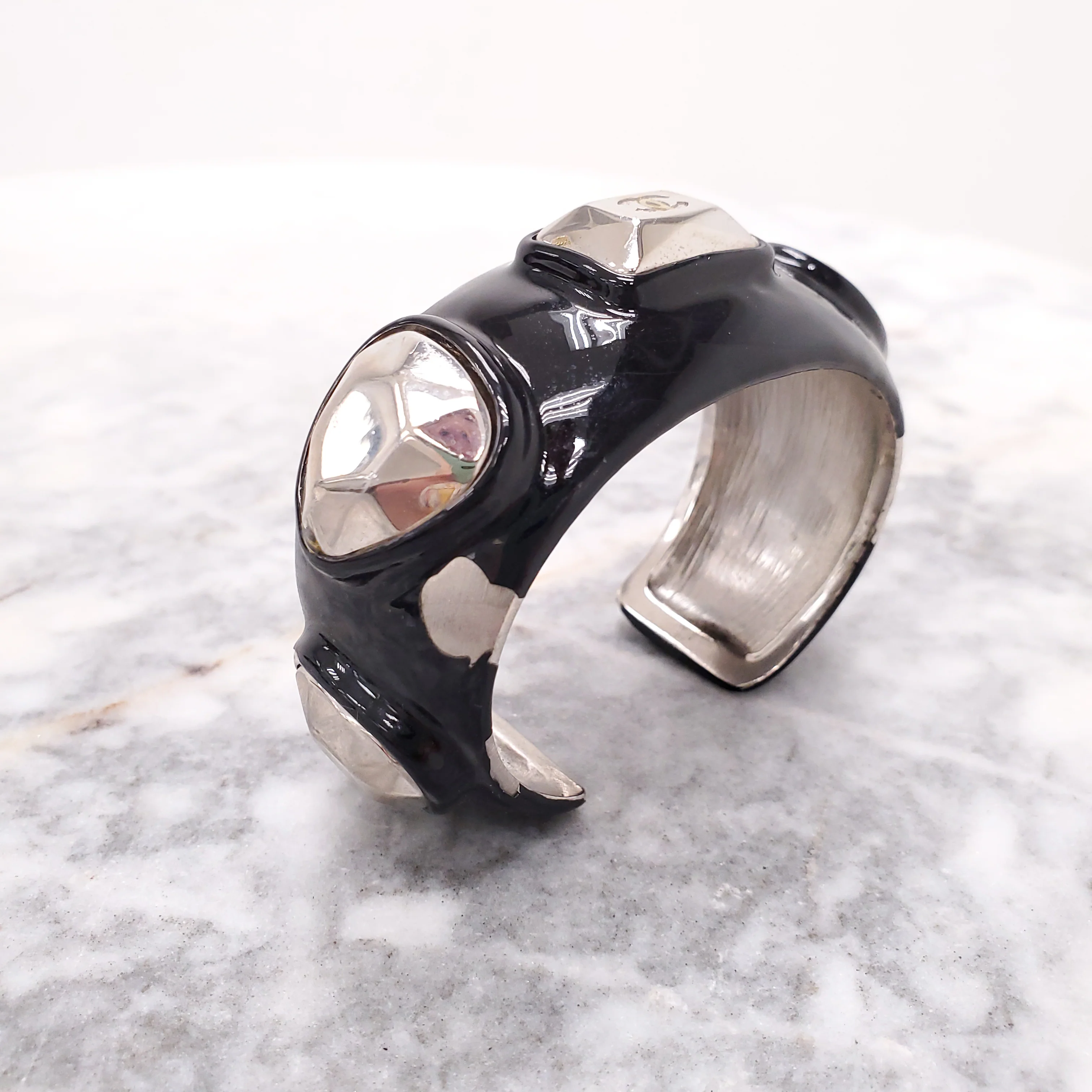 CHANEL VINTAGE BLACK ENAMEL CUFFS - Image 4