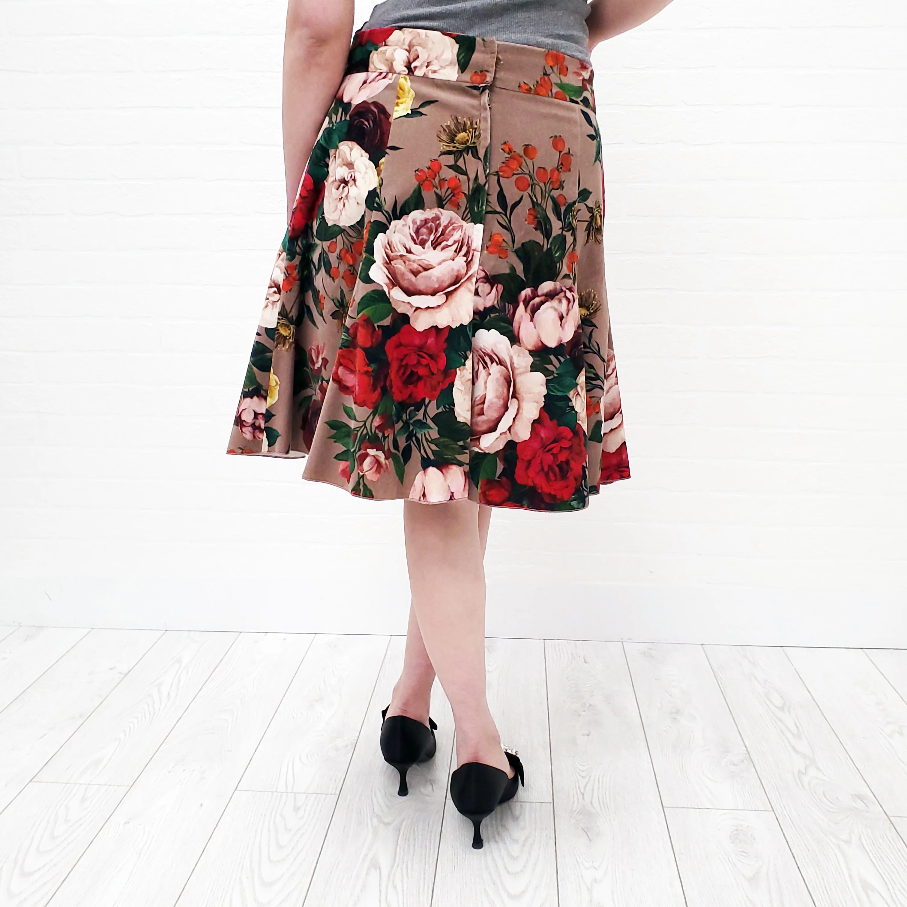 DOLCE & GABBANA PINK FLORAL VELVET SKIRT - SIZE 44 - Image 5