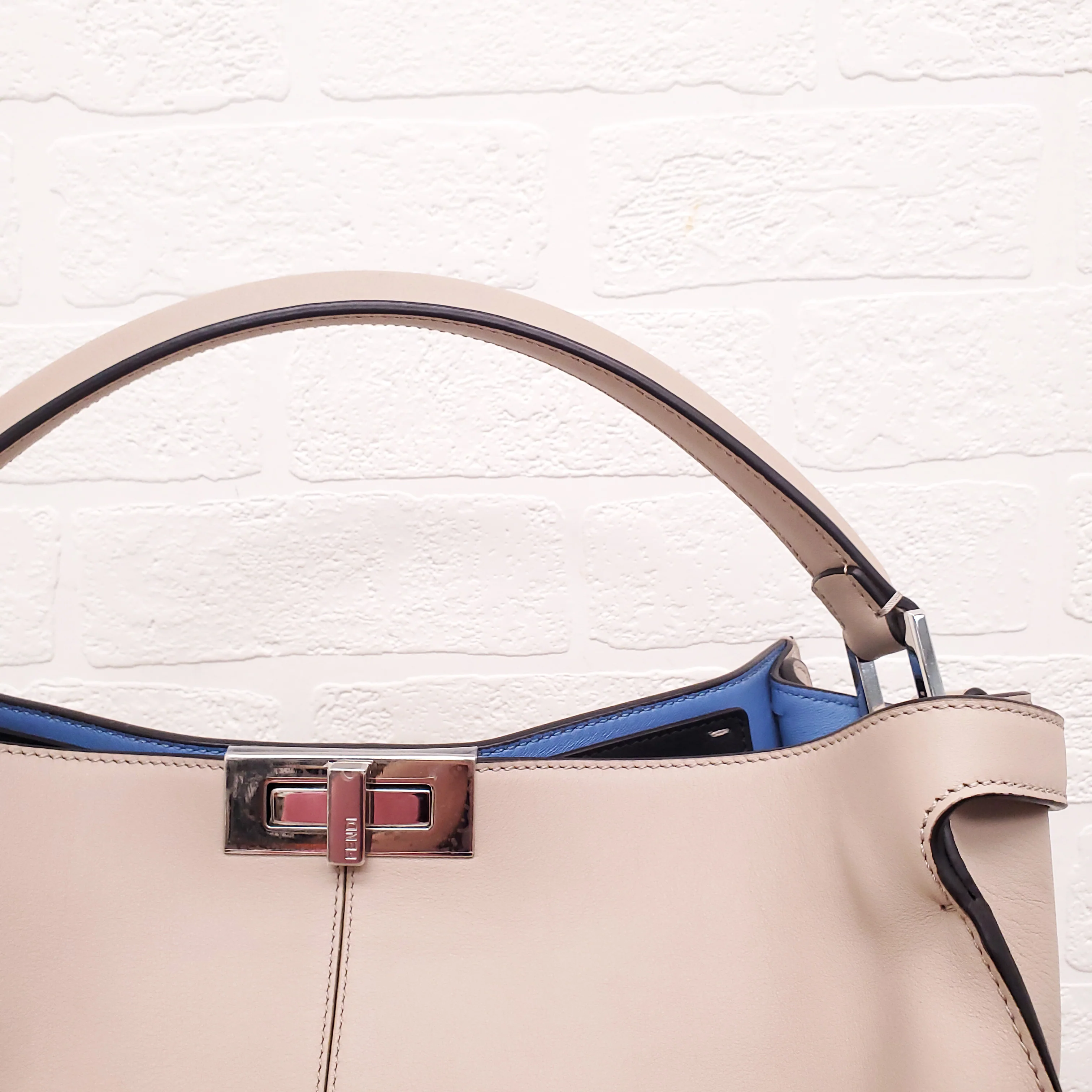 FENDI BEIGE LARGE 'VITELLO SETA CENTURY PEEKABOO' BAG - Image 4