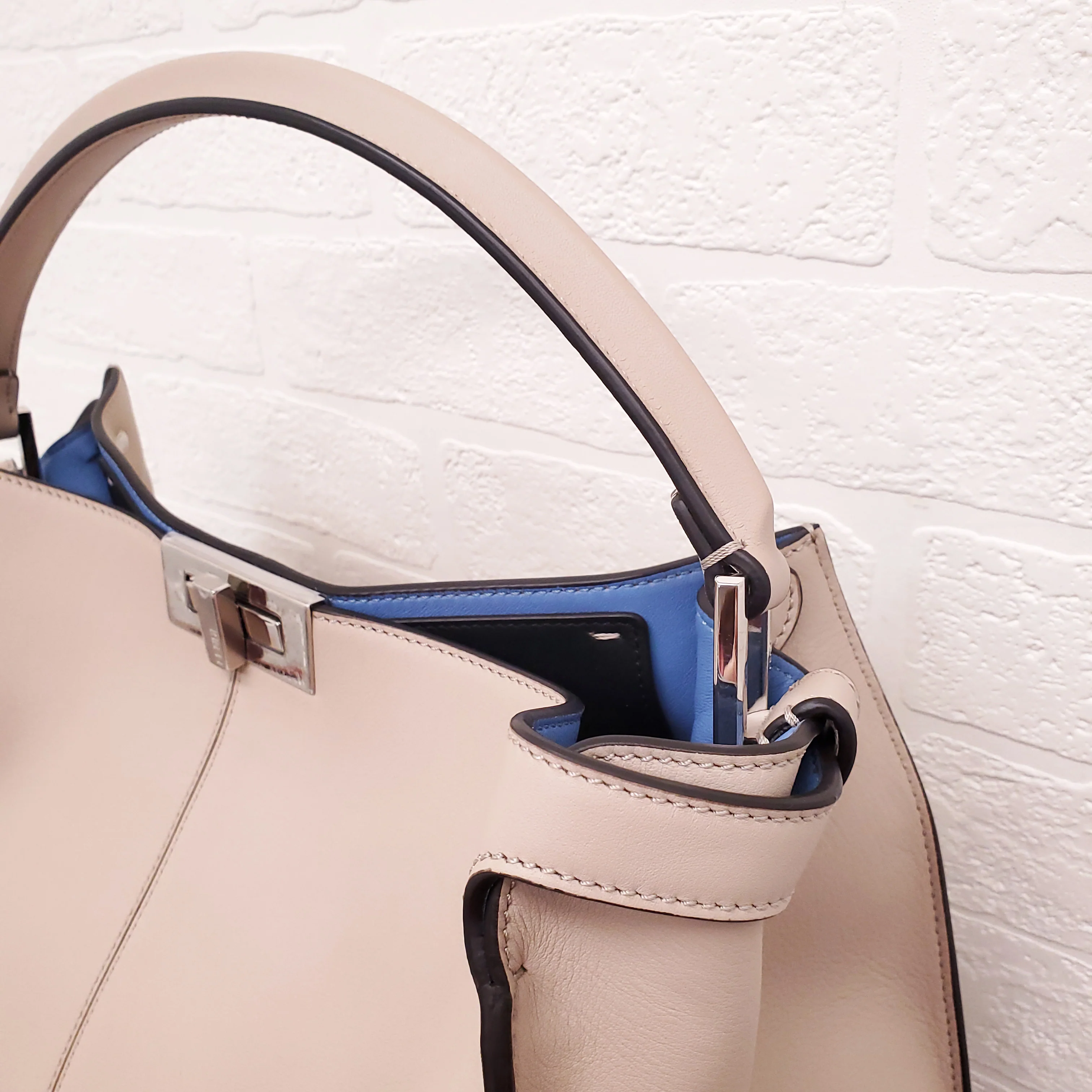 FENDI BEIGE LARGE 'VITELLO SETA CENTURY PEEKABOO' BAG - Image 6