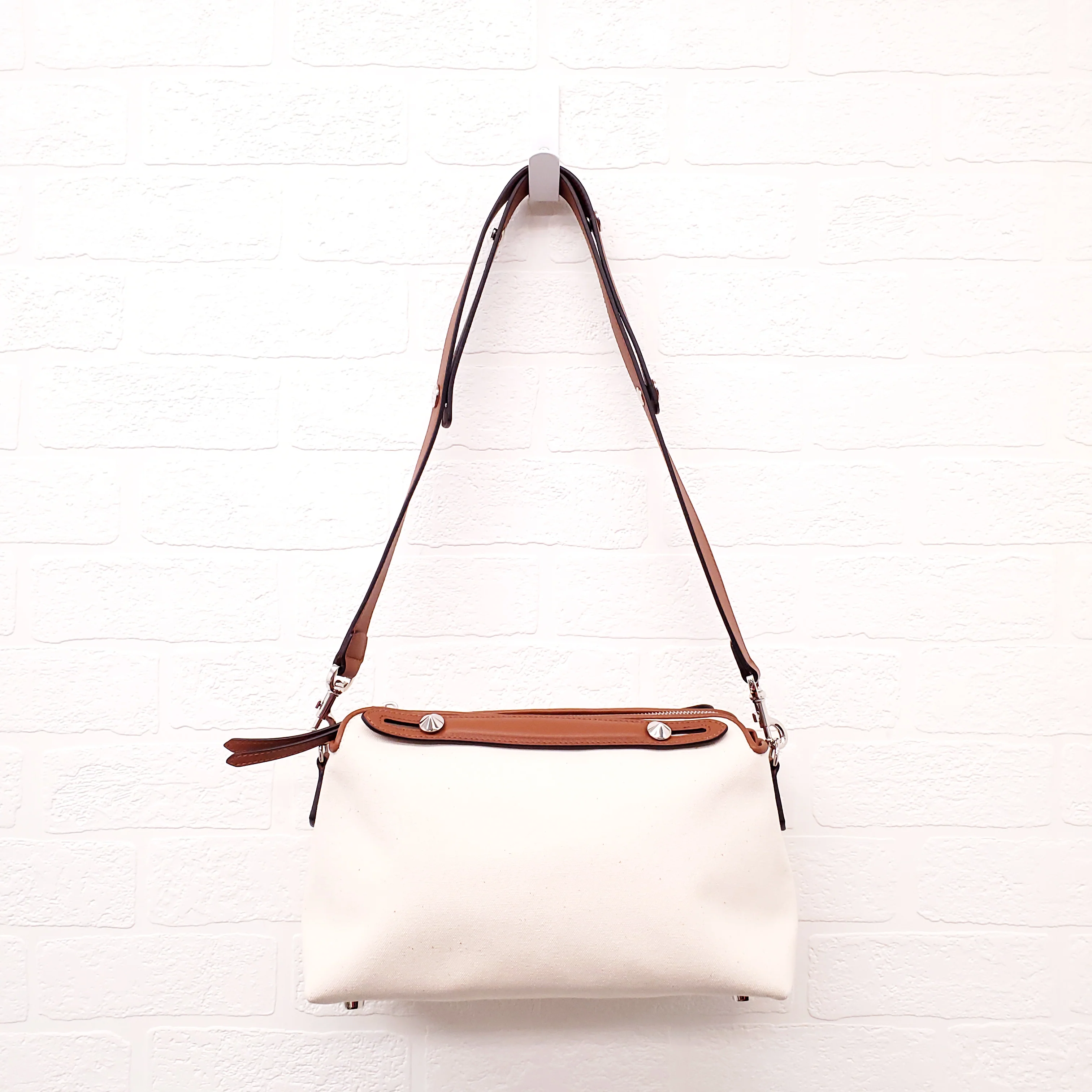 FENDI 'BY THE WAY' CANVAS ADJUSTABLE SHOULDER BAG - Image 18