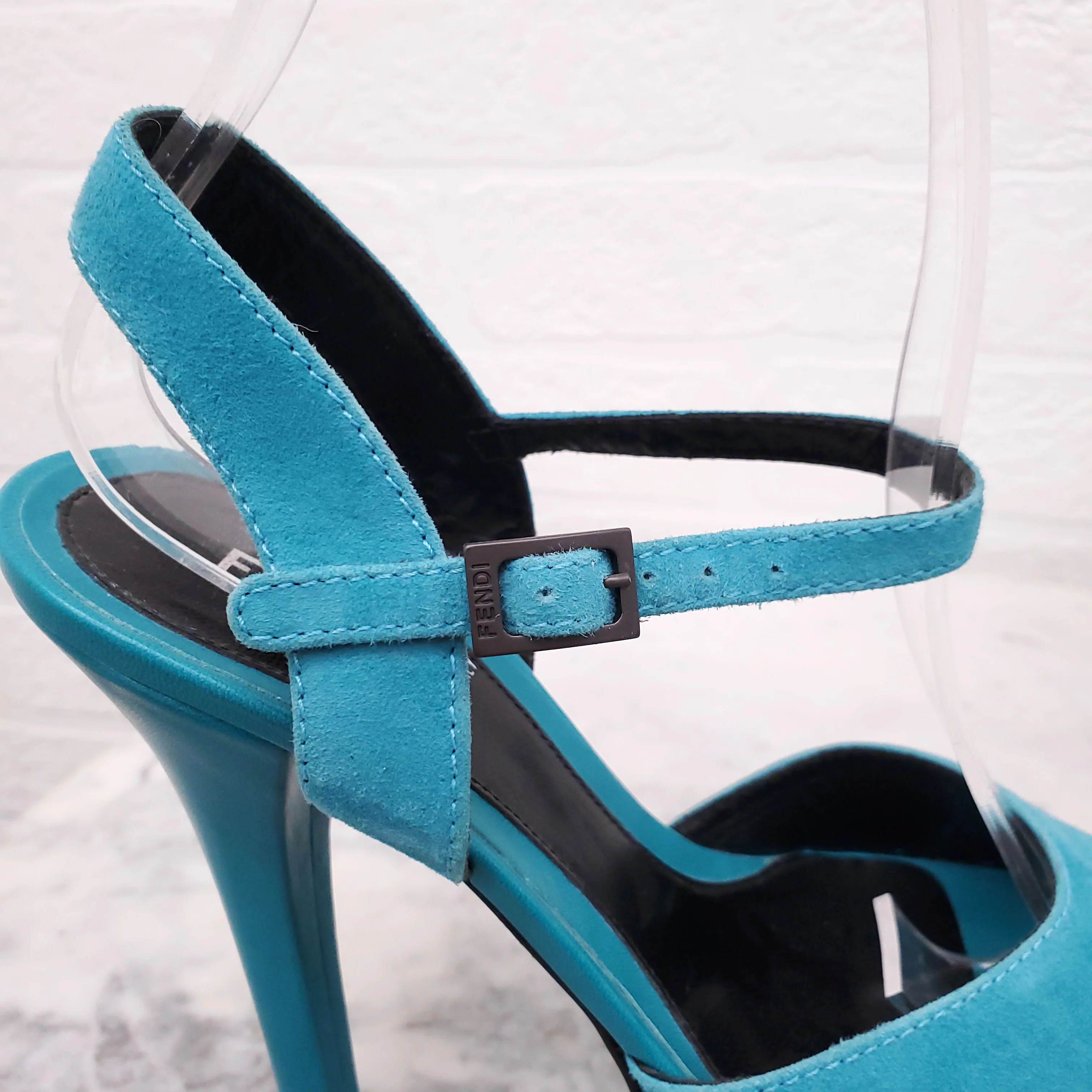 FENDI TURQUOISE SUEDE HEELS - SIZE 36.5 - Image 4
