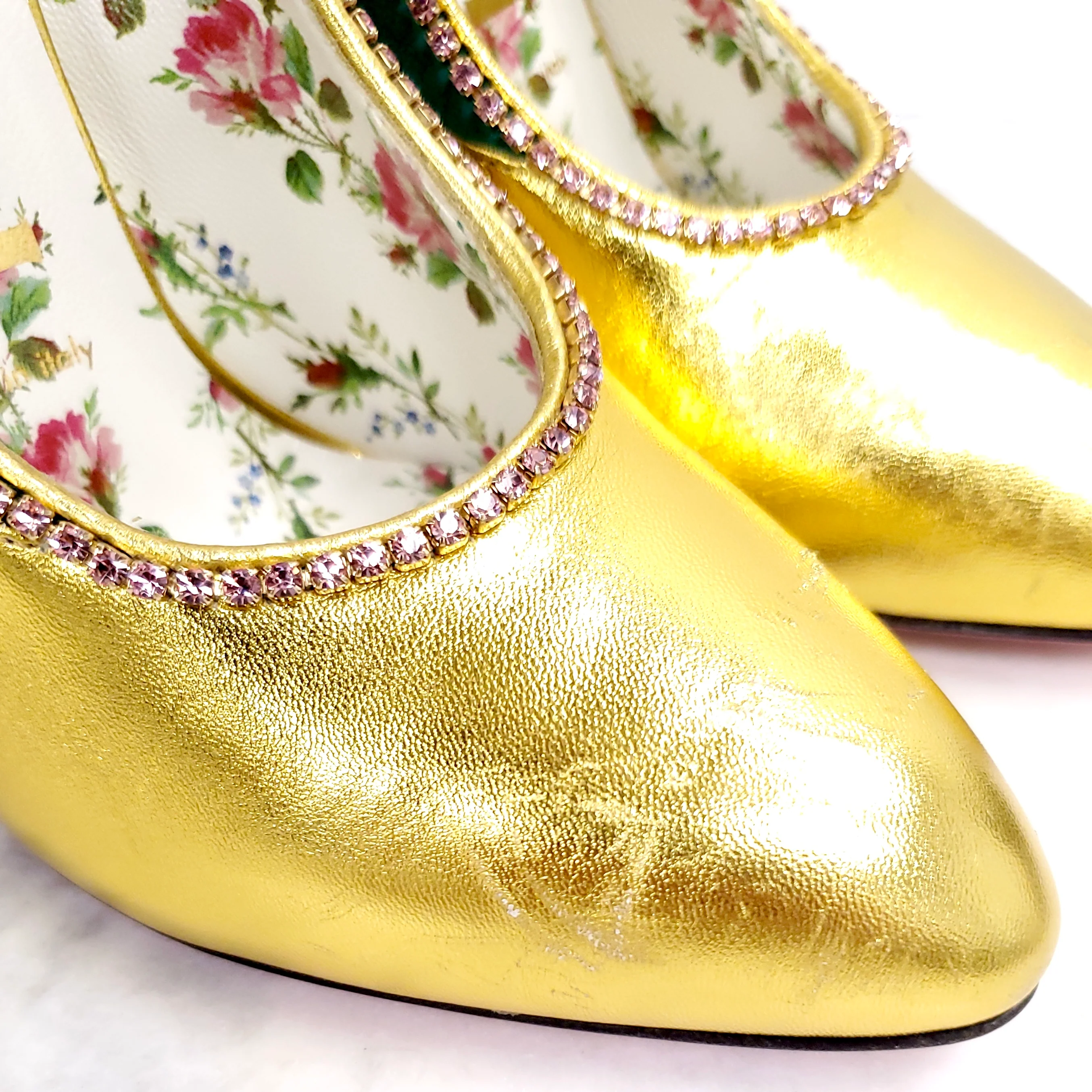 GUCCI GOLD HEELS WITH STONES AND SNAKESKIN HEEL ($1600) - SIZE 37 - Image 5