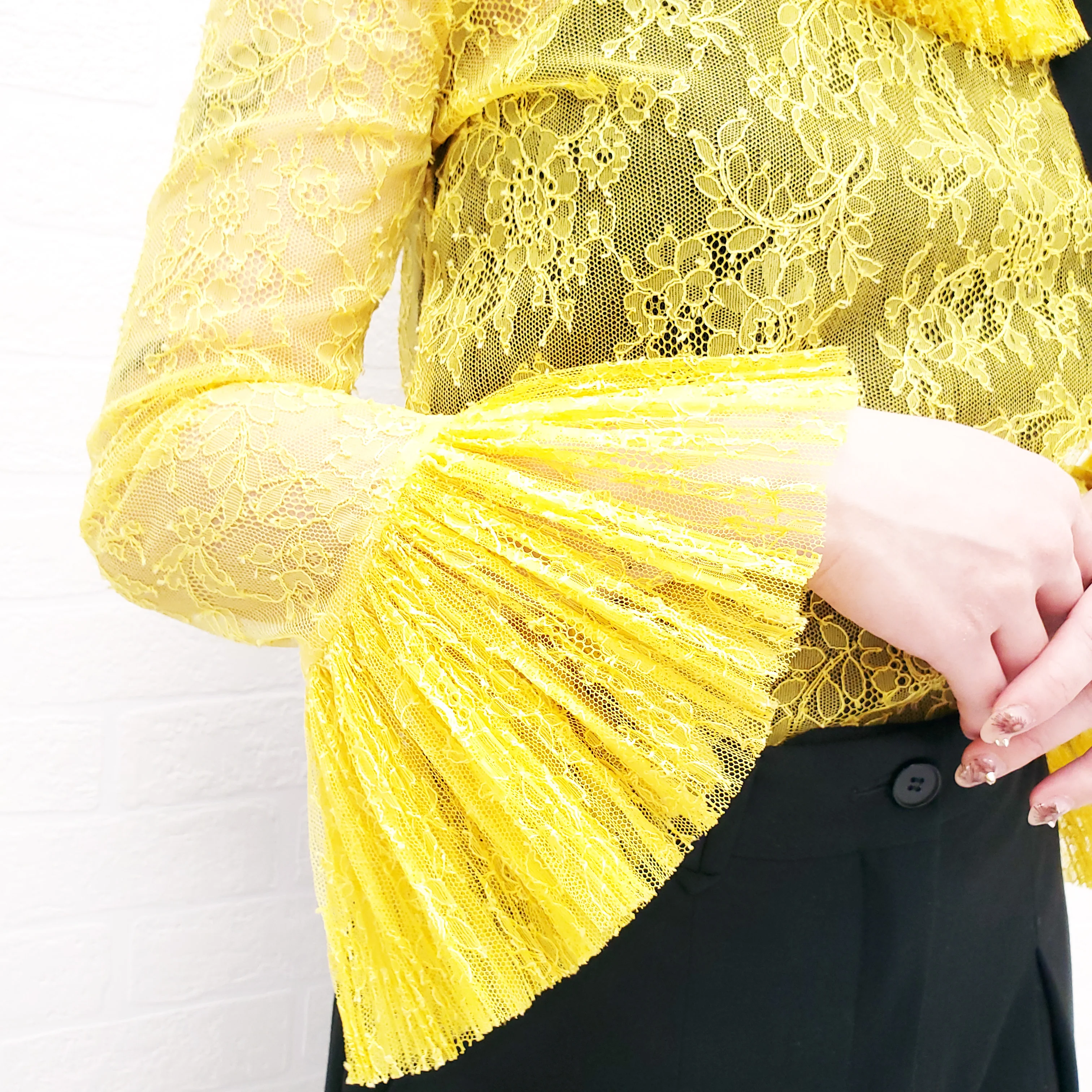 GUCCI YELLOW LACE BLOUSE WITH BLACK RIBBON DETAIL - SIZE 38 - Image 3