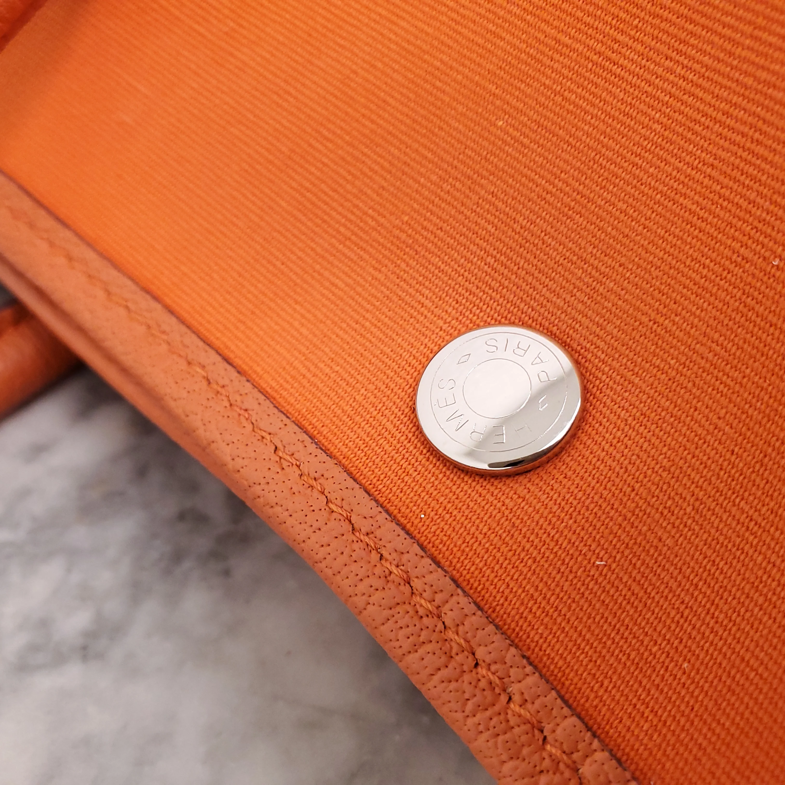 HERMÈS ORANGE GARDEN PM TOTE BAG - Image 6