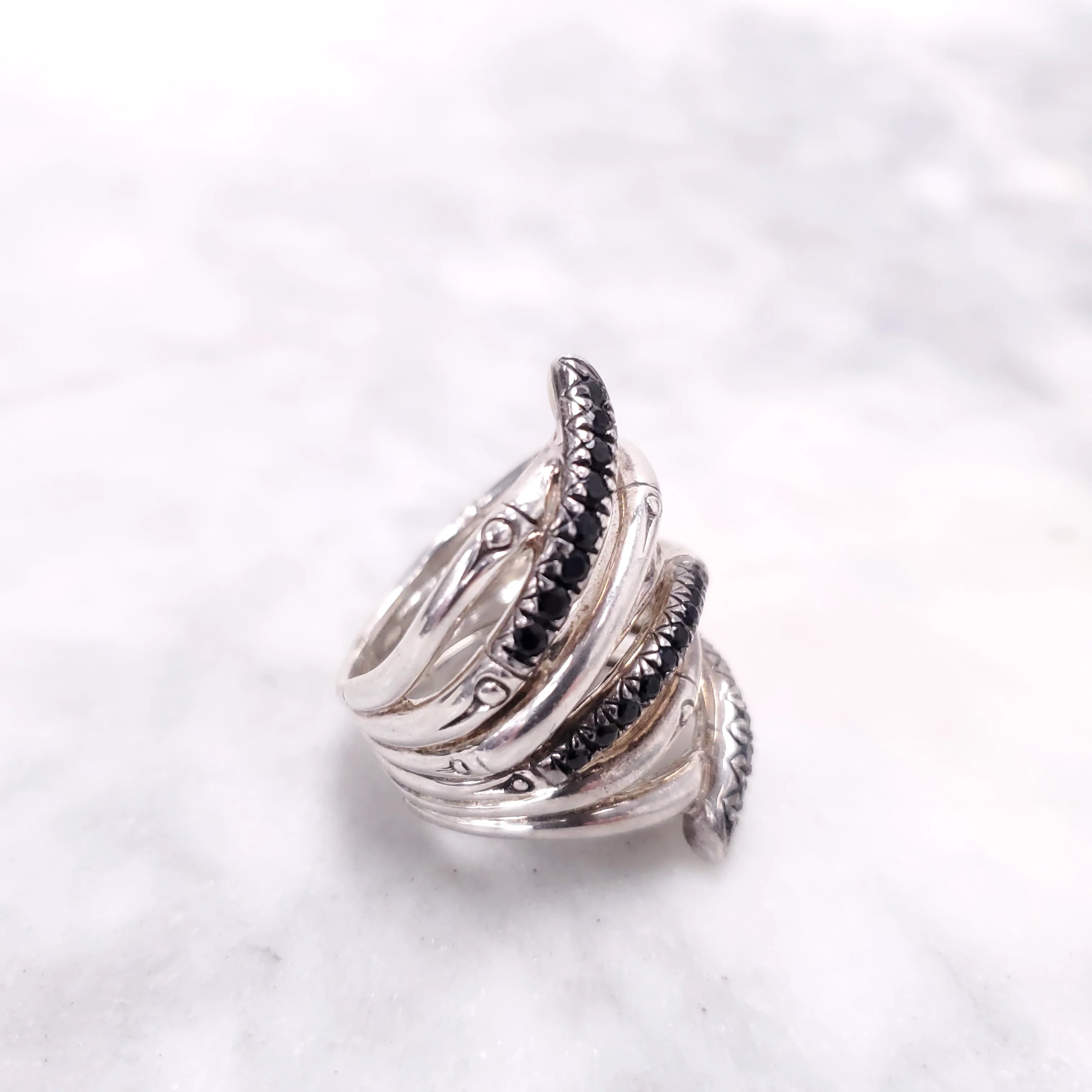 JOHN HARDY BAMBOO RING WITH BLACK SAPPHIRE - SIZE 7 - Image 6