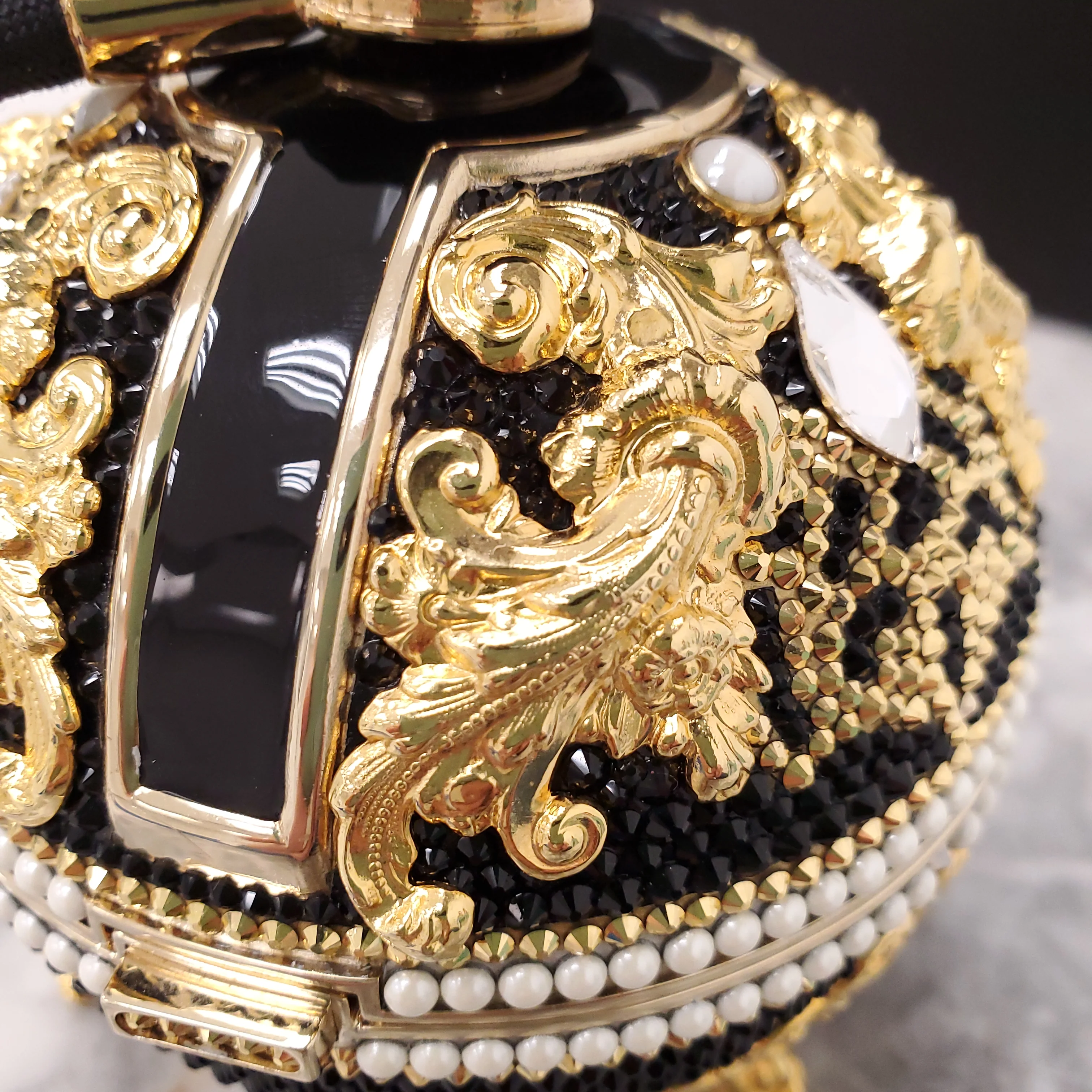 JUDITH LEIBER BAL NOIR CRYSTAL PERFUME MINAUDIERE - Image 6