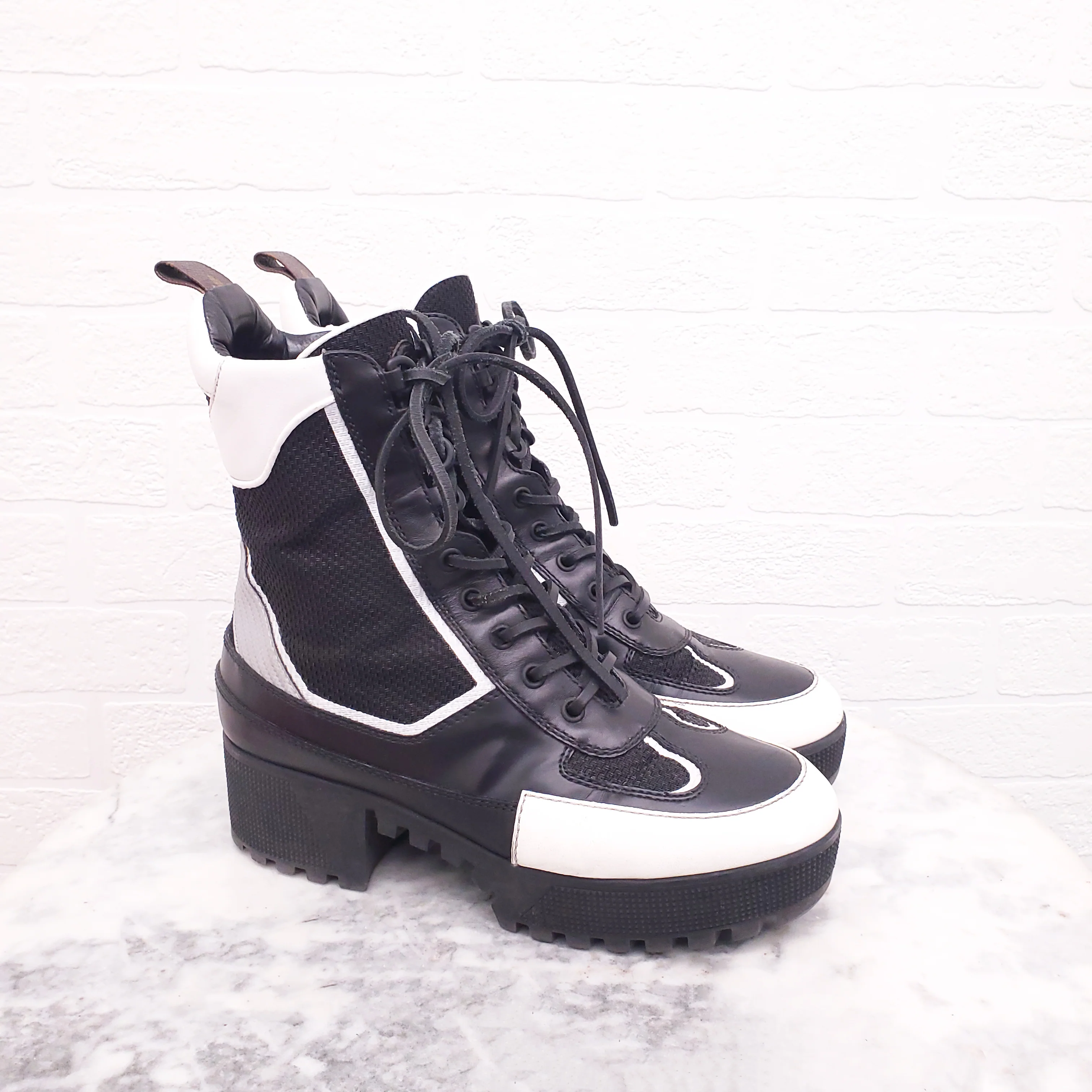 LOUIS VUITTON LAUREATE PLATFORM DESERT BOOTS - SIZE 39 - Image 5