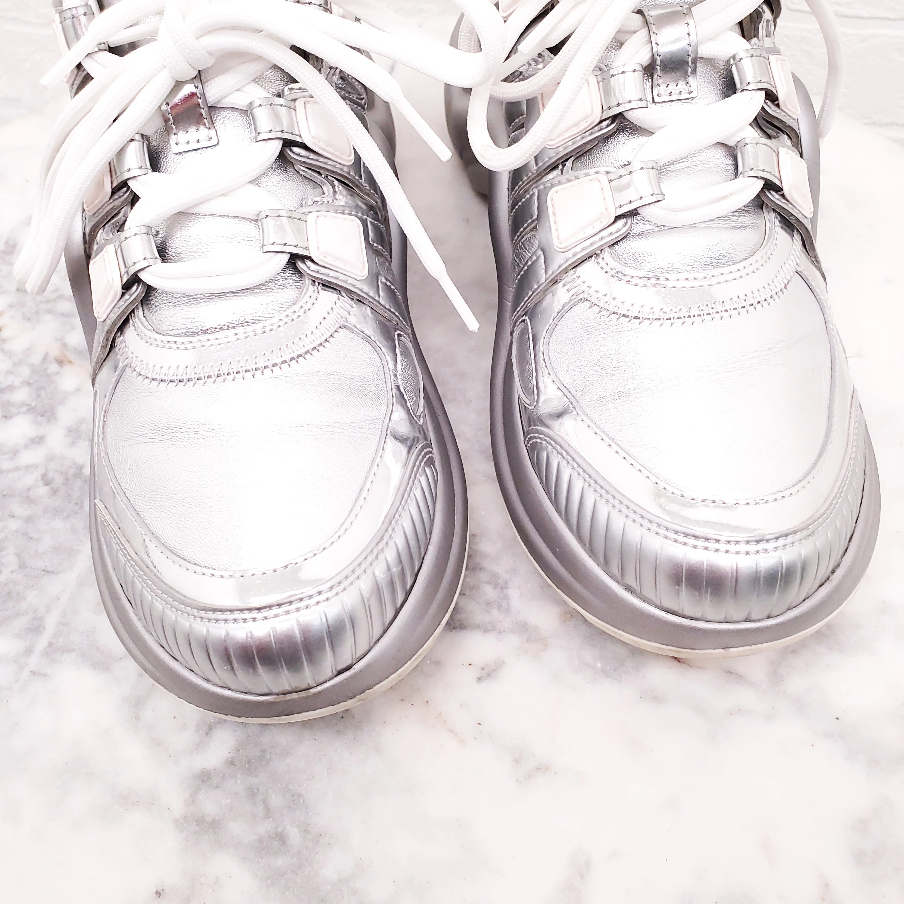 LOUIS VUITTON SILVER ARCH LIGHT CHUNKY SNEAKERS - SIZE 38 - Image 4