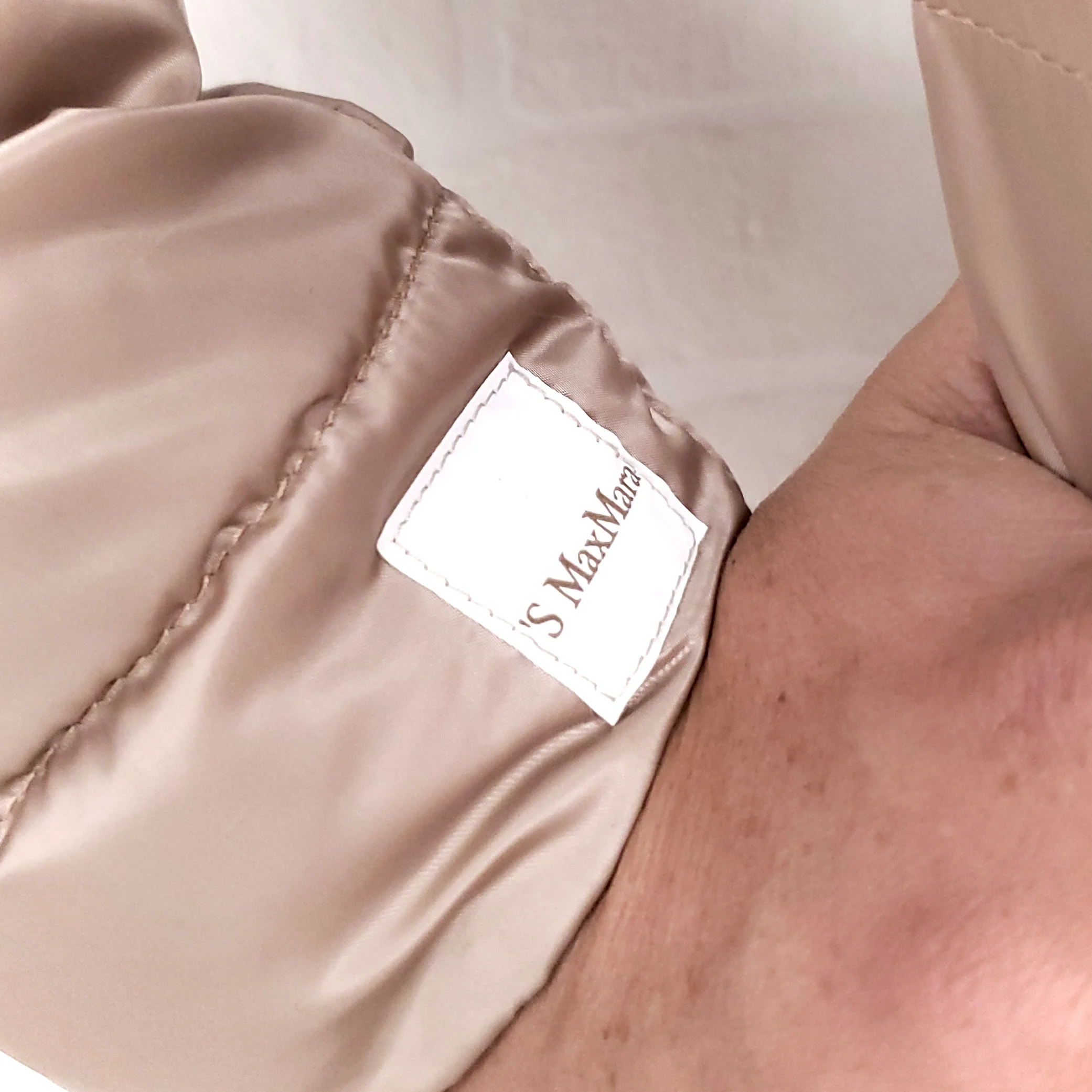 MAX MARA REVERSIBLE COAT WITH FUR HOOD - SIZE 4 - Image 8