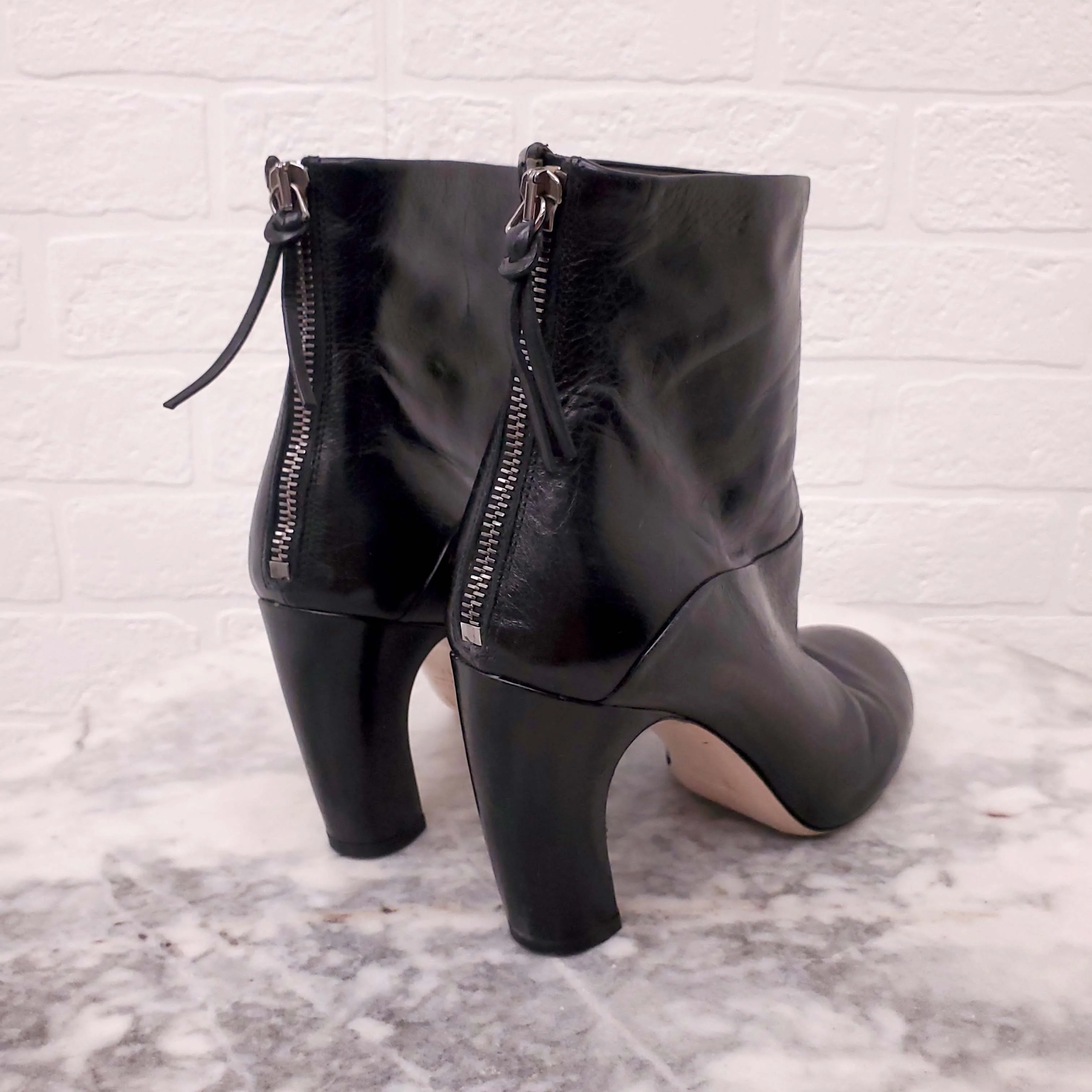 MIU MIU BLACK LEATHER BOOTIES - SIZE 37 - Image 3
