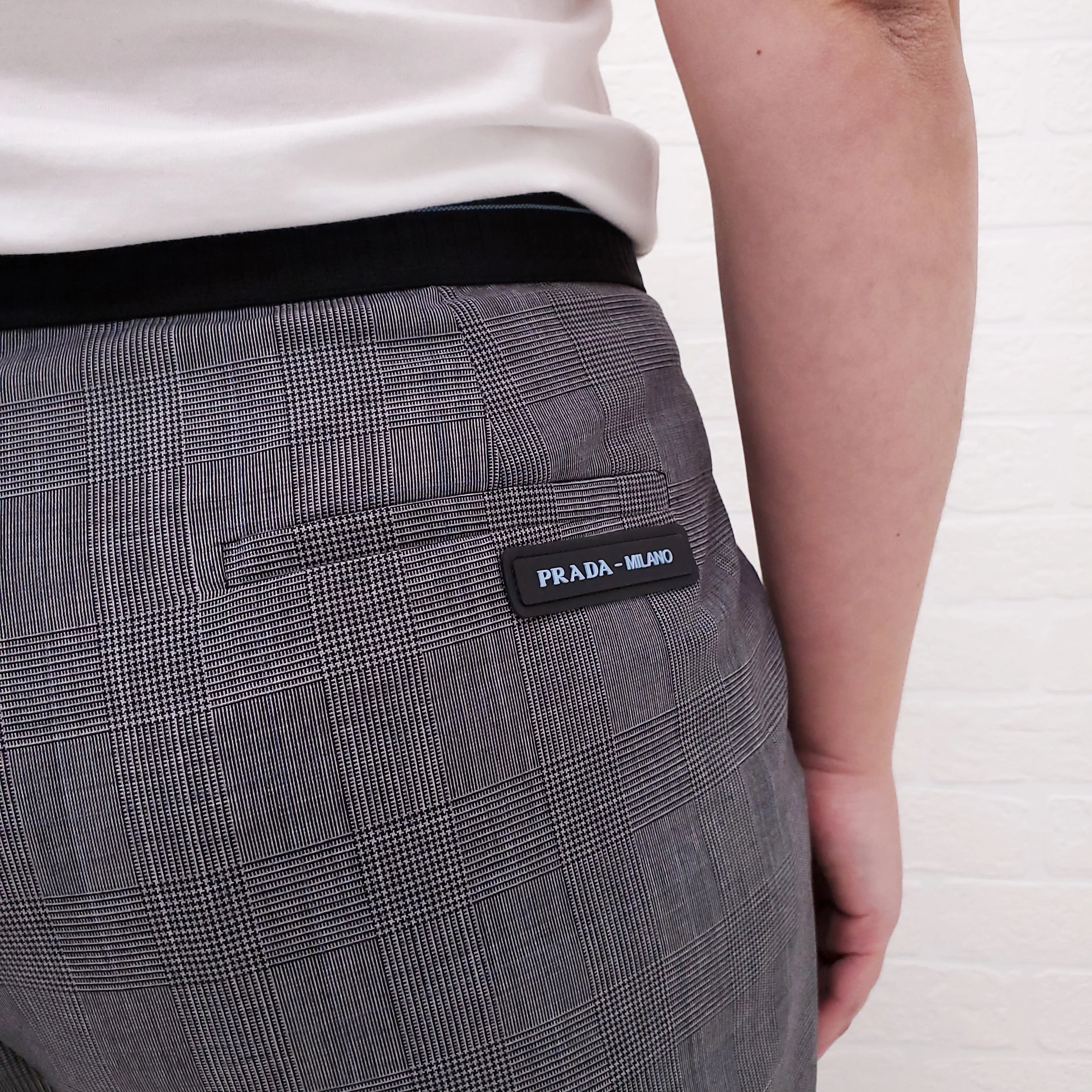 PRADA PLAID TROUSERS WITH LOGO - SIZE 46 - Image 4