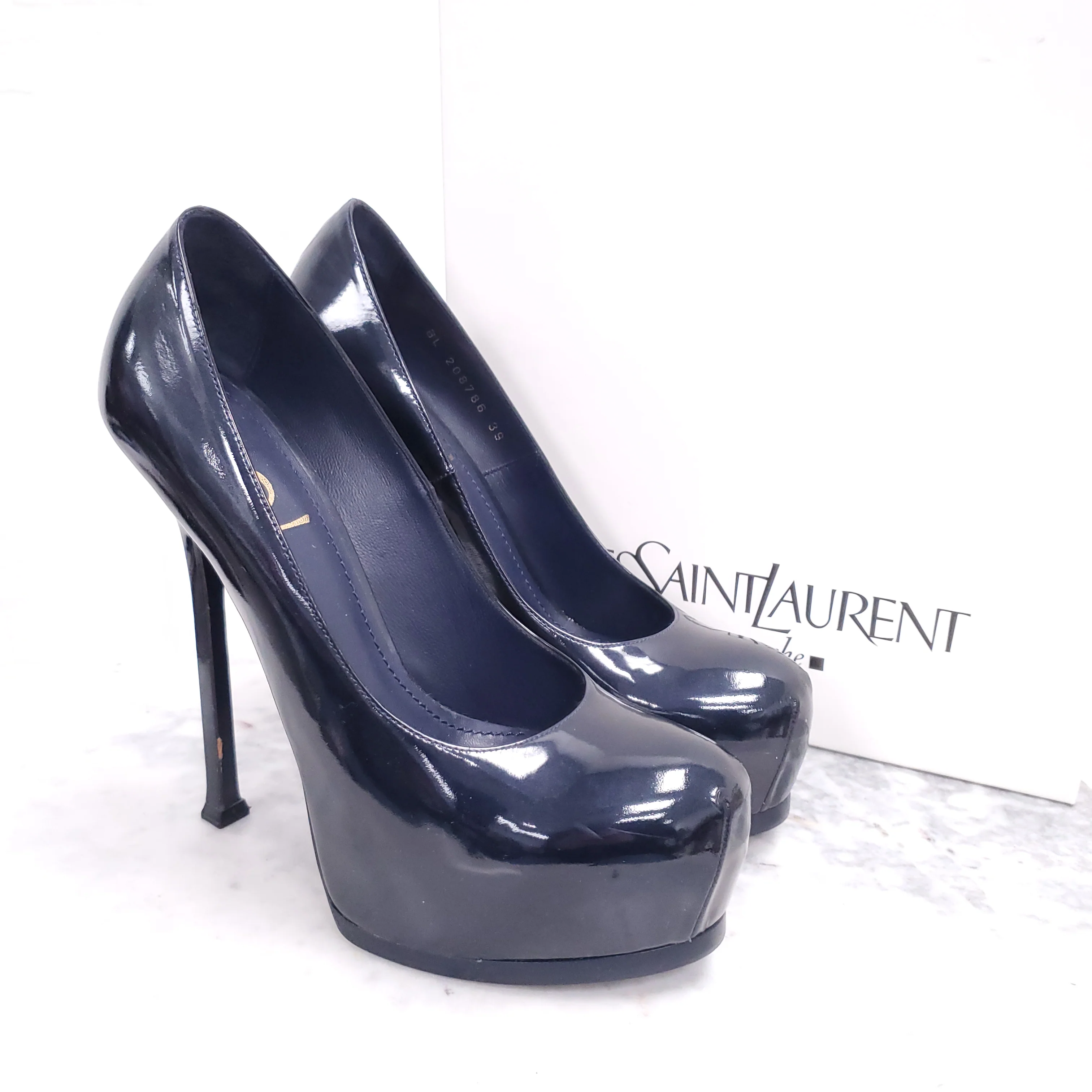 YVES SAINT LAURENT NAVY PATENT TRIBUTE PLATFORM HEELS - SIZE 39 - Image 3