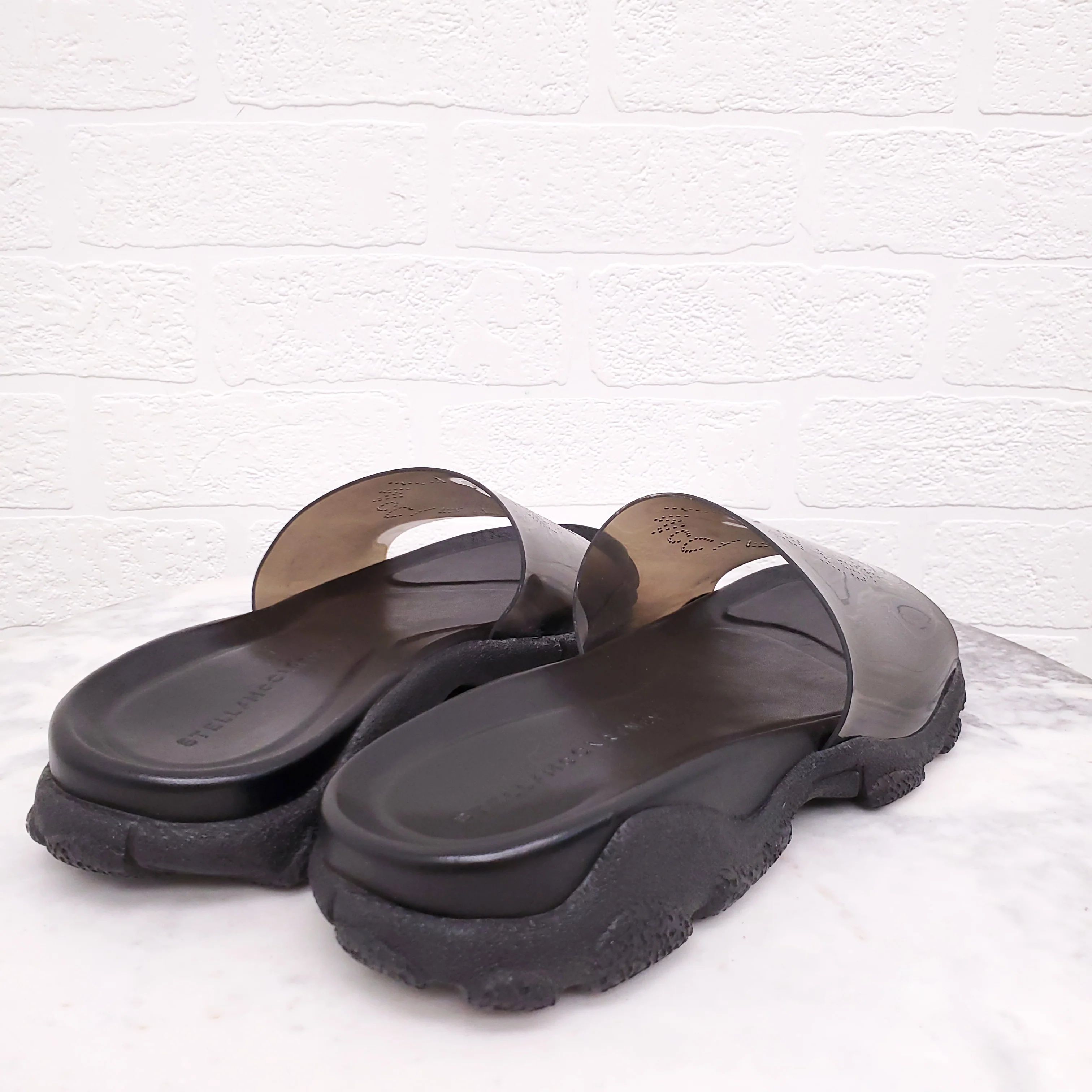 STELLA MCCARTNEY BLACK LOGO POOL SLIDES - SIZE 43 - Image 3