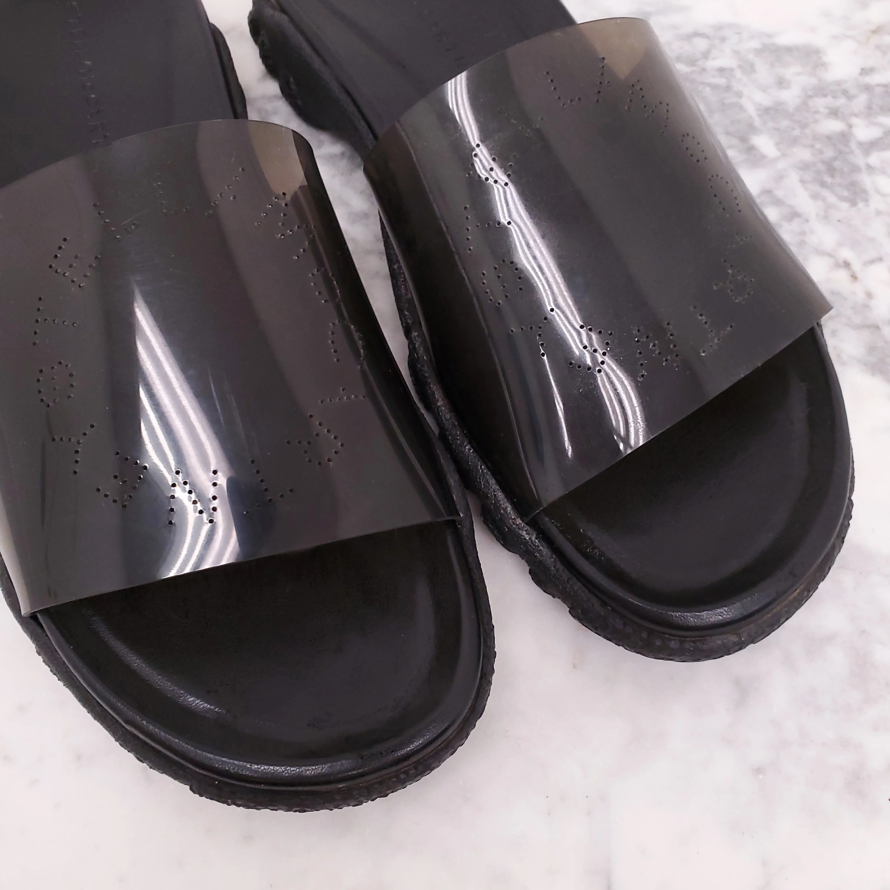 STELLA MCCARTNEY BLACK LOGO POOL SLIDES - SIZE 43 - Image 4