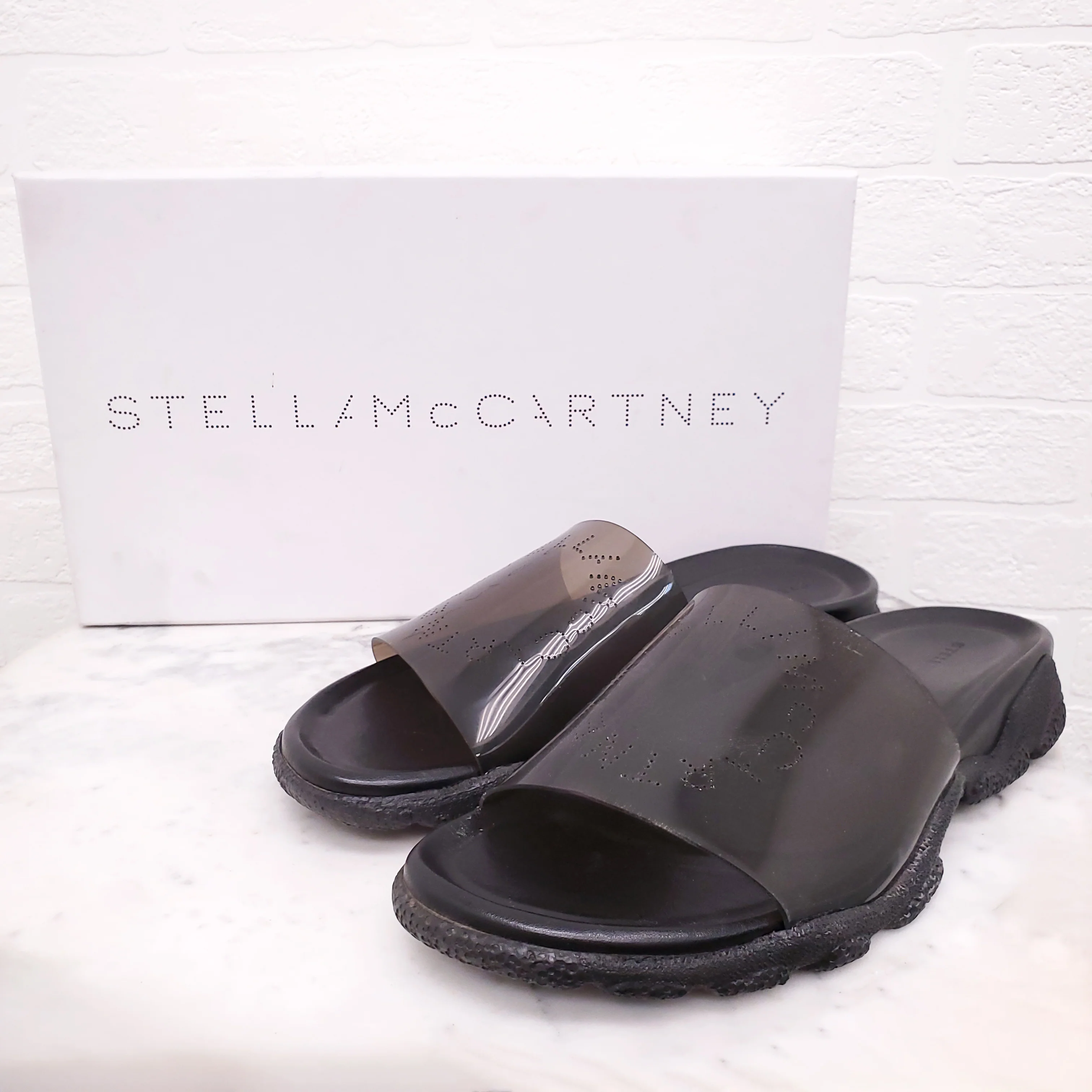 STELLA MCCARTNEY BLACK LOGO POOL SLIDES - SIZE 43 - Image 5
