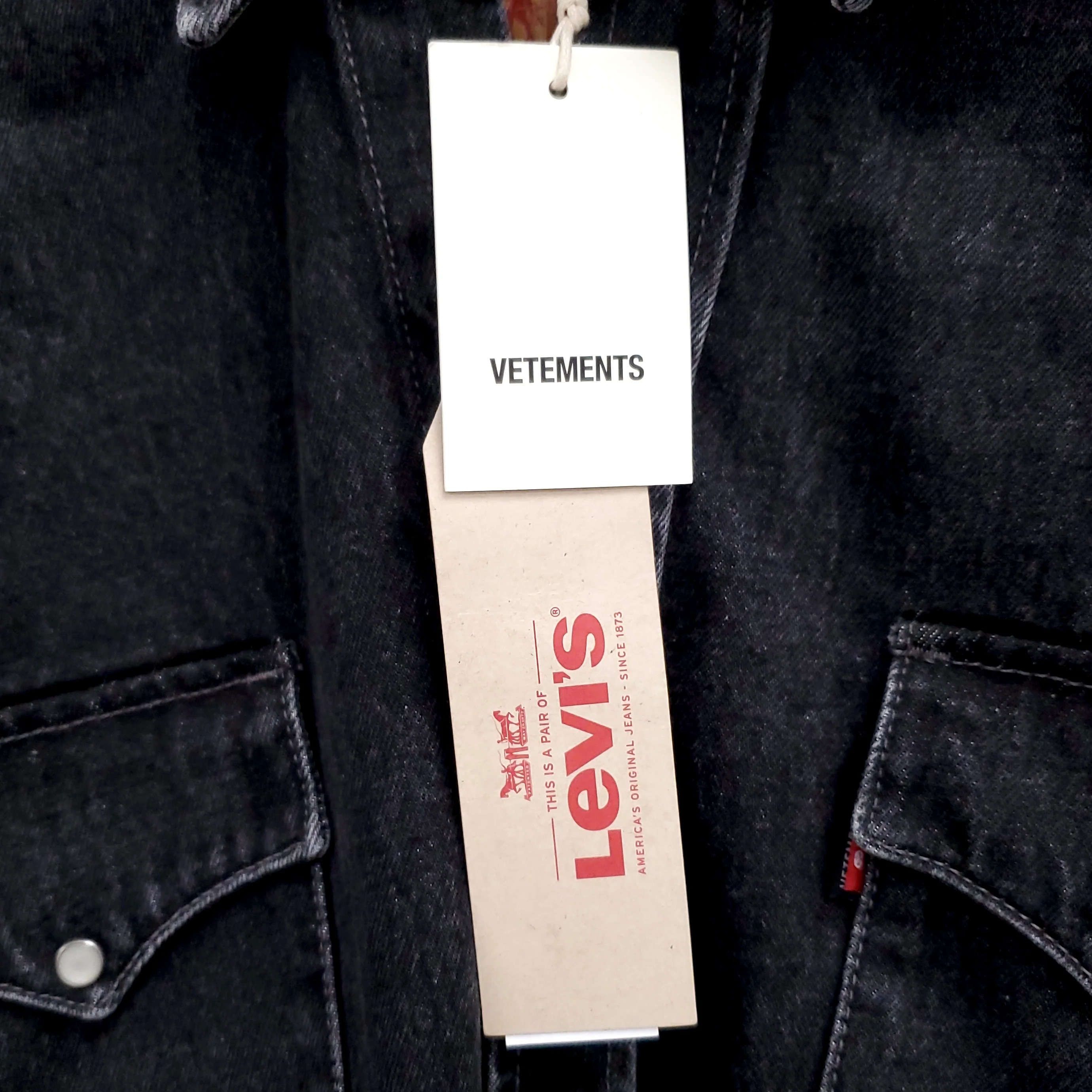 VETEMENTS X LEVIS BLACK OVERSIZED DENIM JACKET - SIZE XS - Image 5